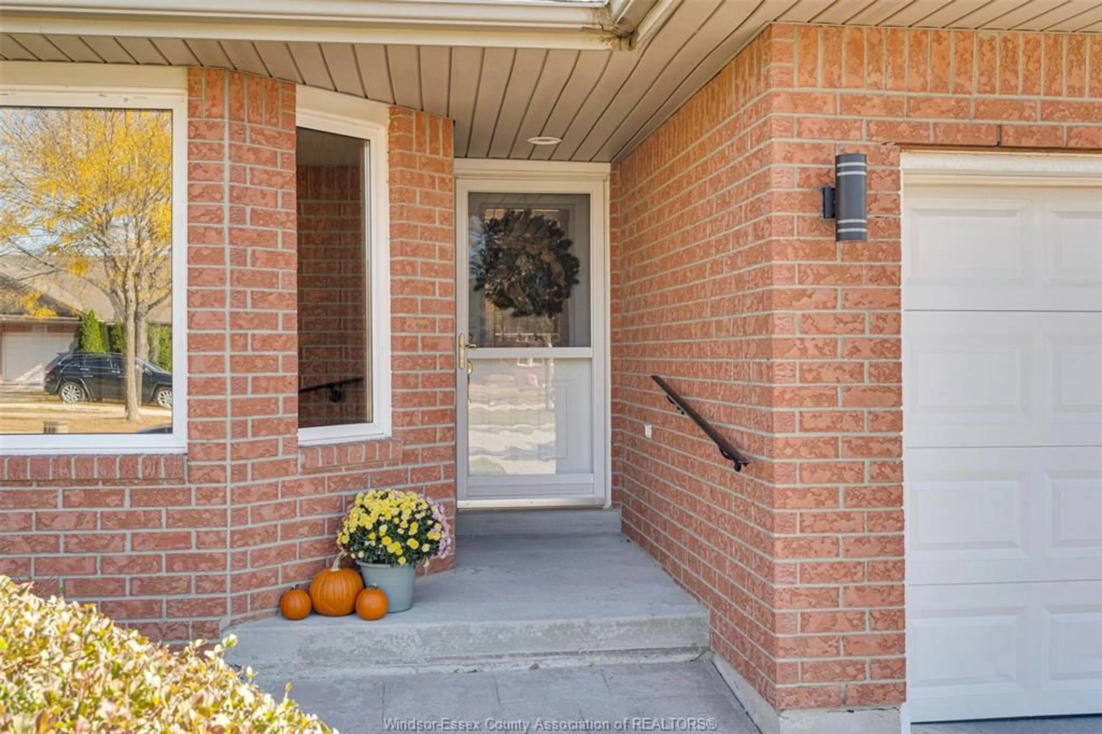 Home with brick exterior material, street for 2248 QUESTA, Windsor Ontario N8P 1N8