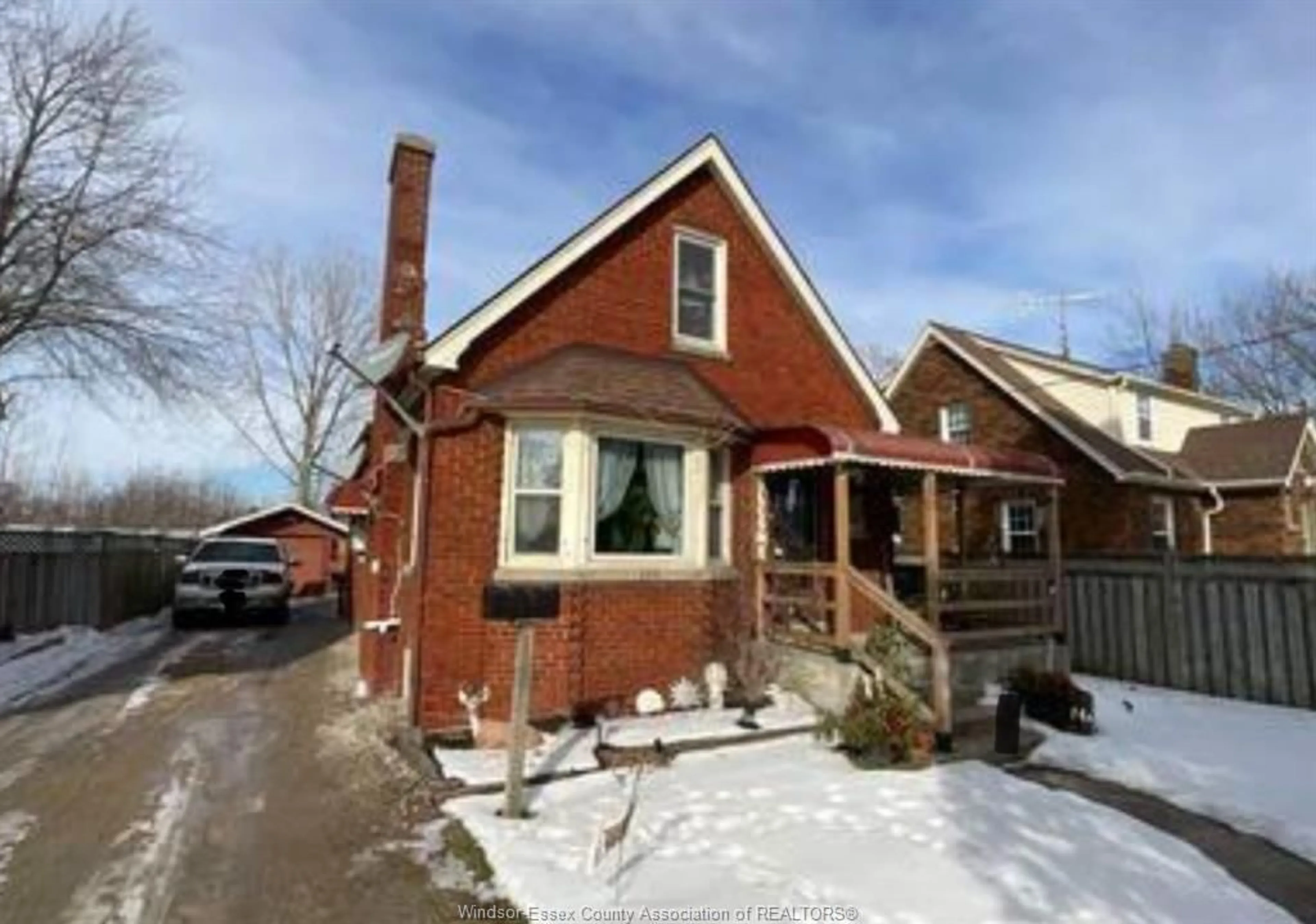 Home with brick exterior material, street for 253 PARK Ave, Chatham Ontario N7M 1W3