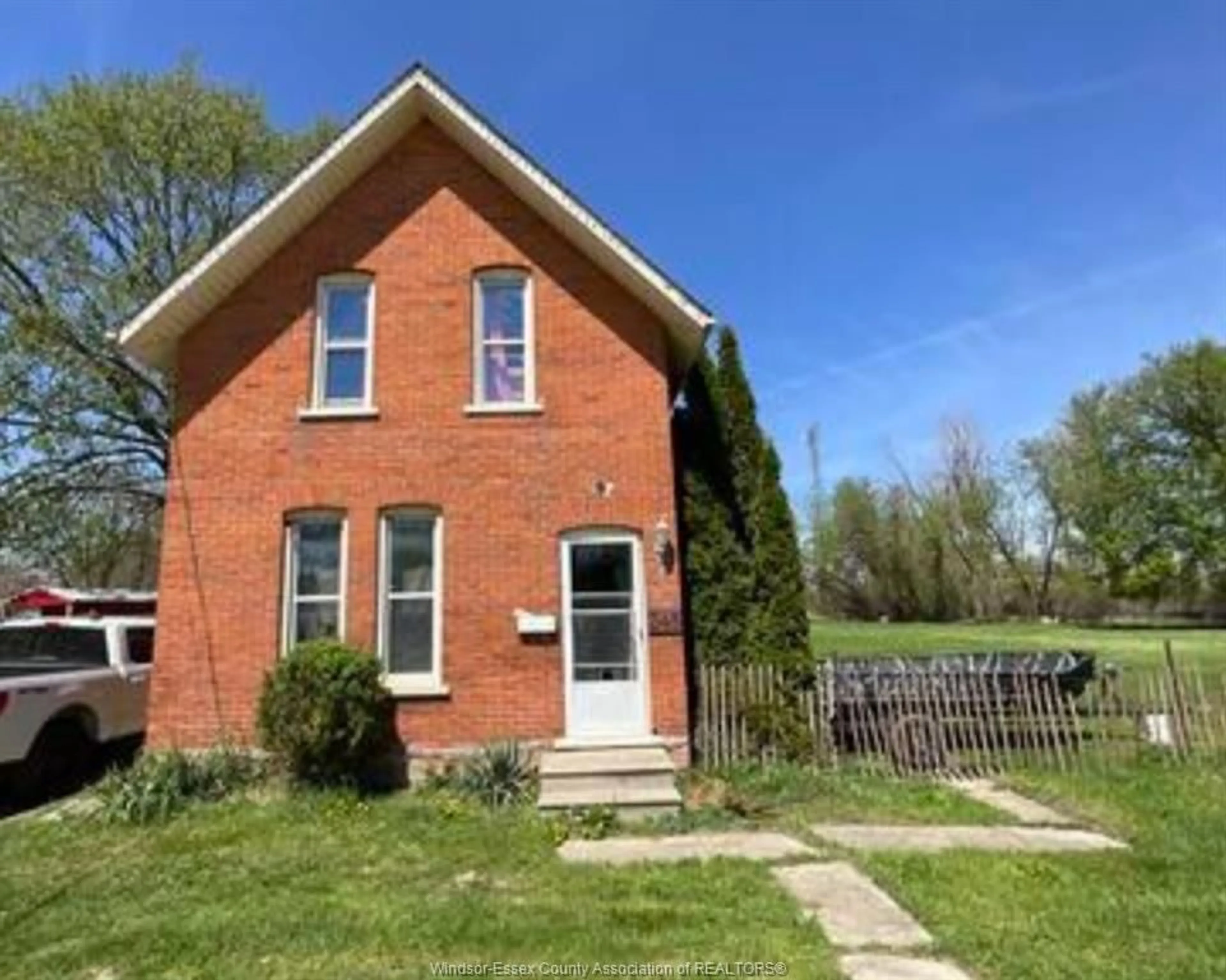 Home with brick exterior material, building for 345 PARK Ave, Chatham Ontario N7M 1W3