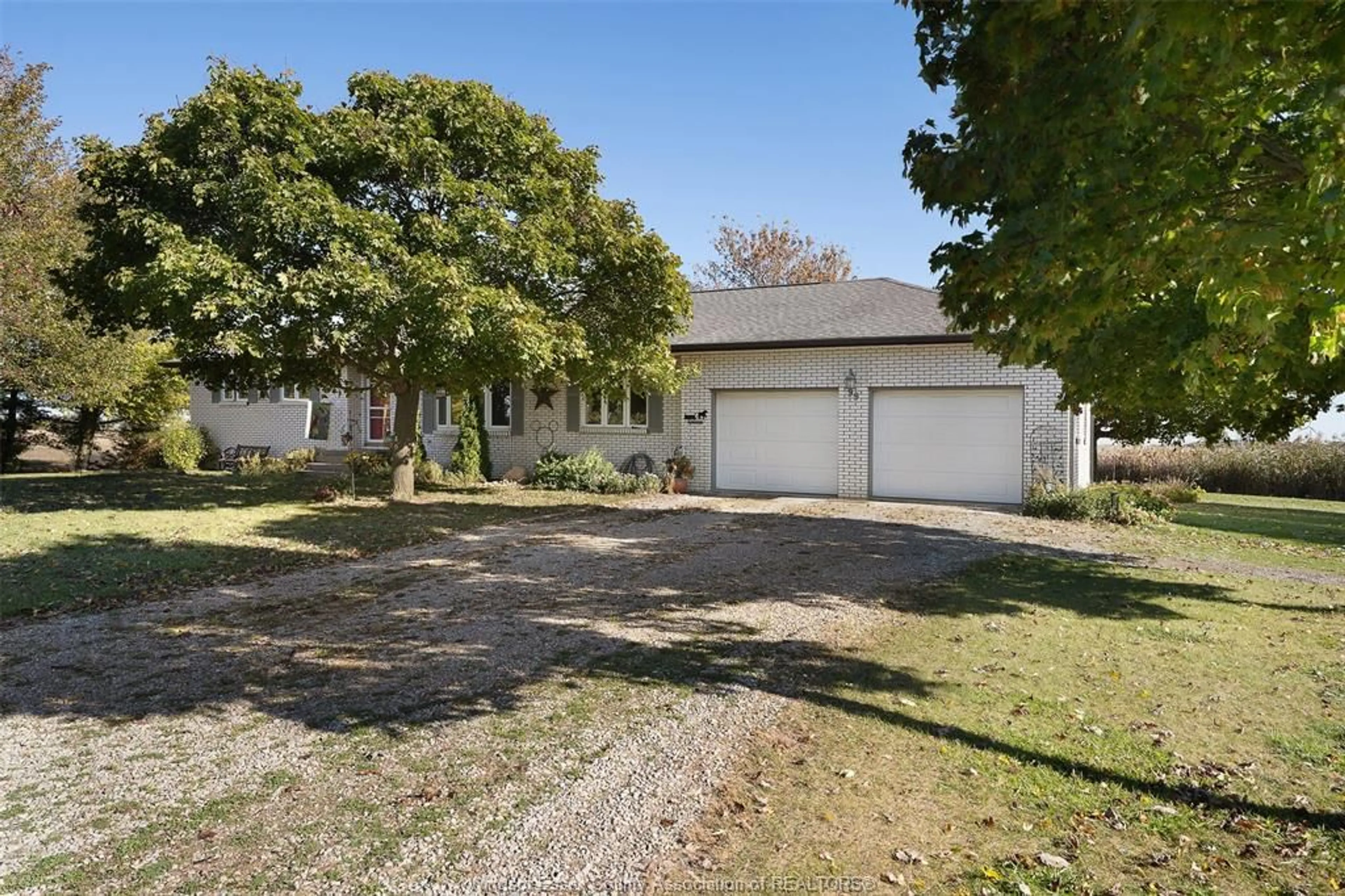 A pic from outside/outdoor area/front of a property/back of a property/a pic from drone, street for 99 NORTH TALBOT Rd, Kingsville Ontario N0P 2G0