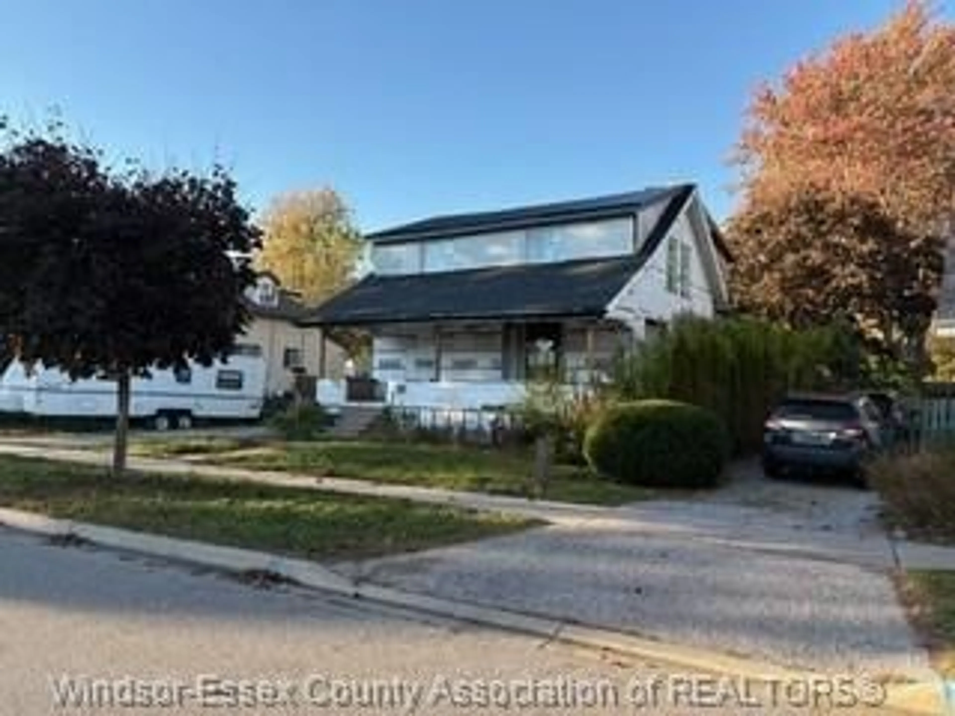 A pic from outside/outdoor area/front of a property/back of a property/a pic from drone, street for 44 ERIE St, Kingsville Ontario N9Y 1M9