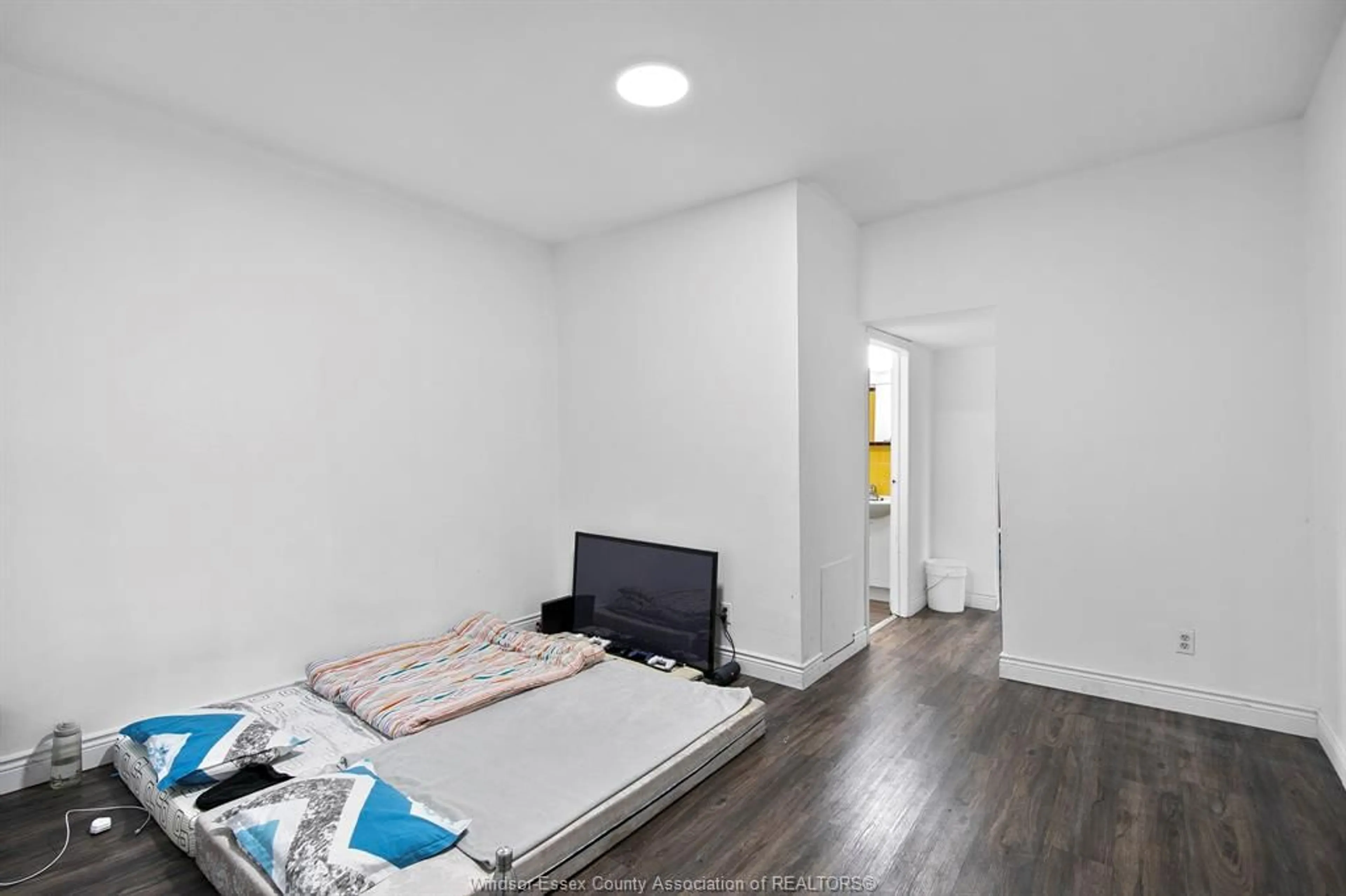 A pic of a room for 418-420 Caron Ave, Windsor Ontario N9B 2Y5