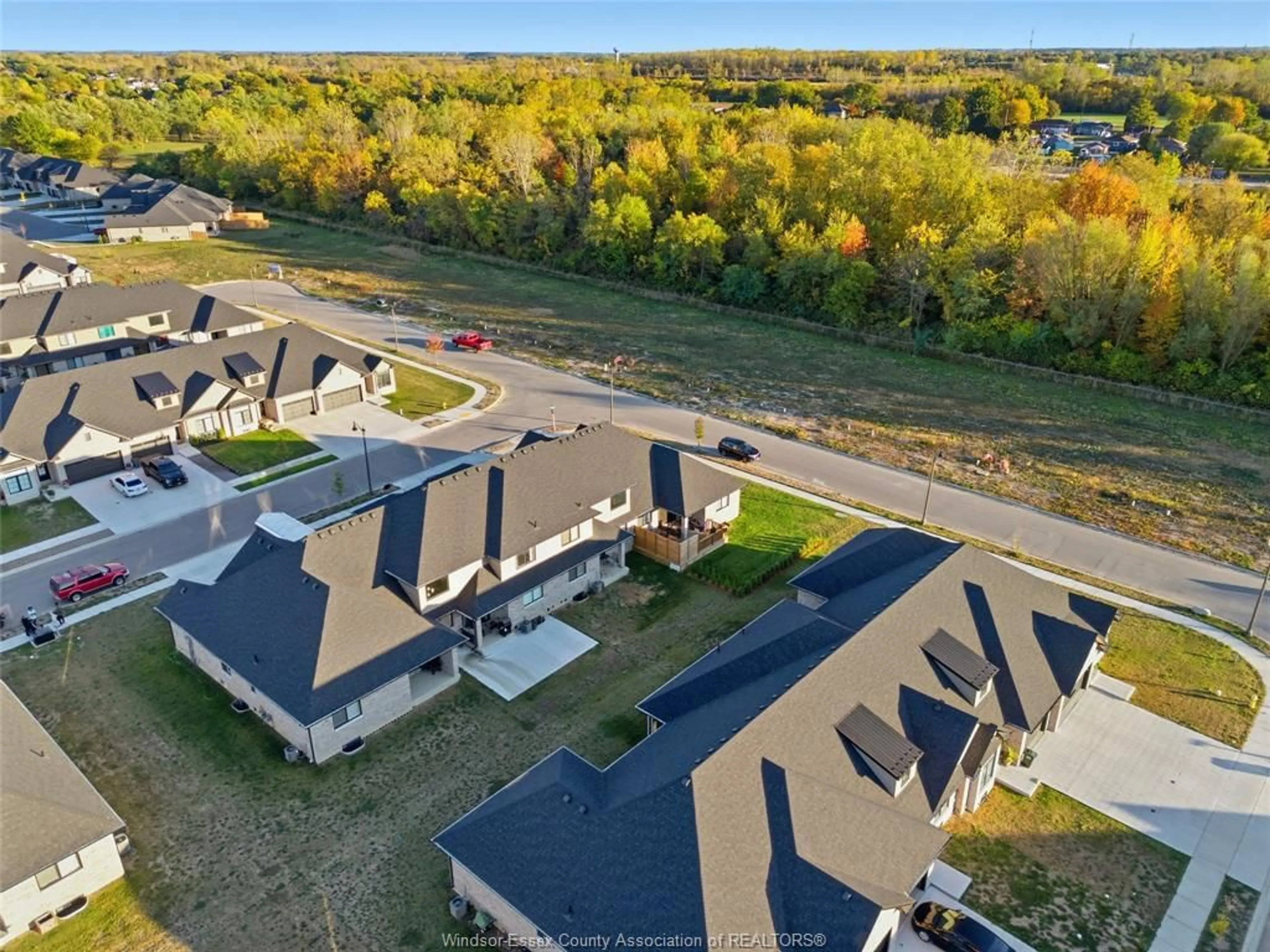 A pic from outside/outdoor area/front of a property/back of a property/a pic from drone, unknown for 511 WATER Rd, Amherstburg Ontario N9V 0H1