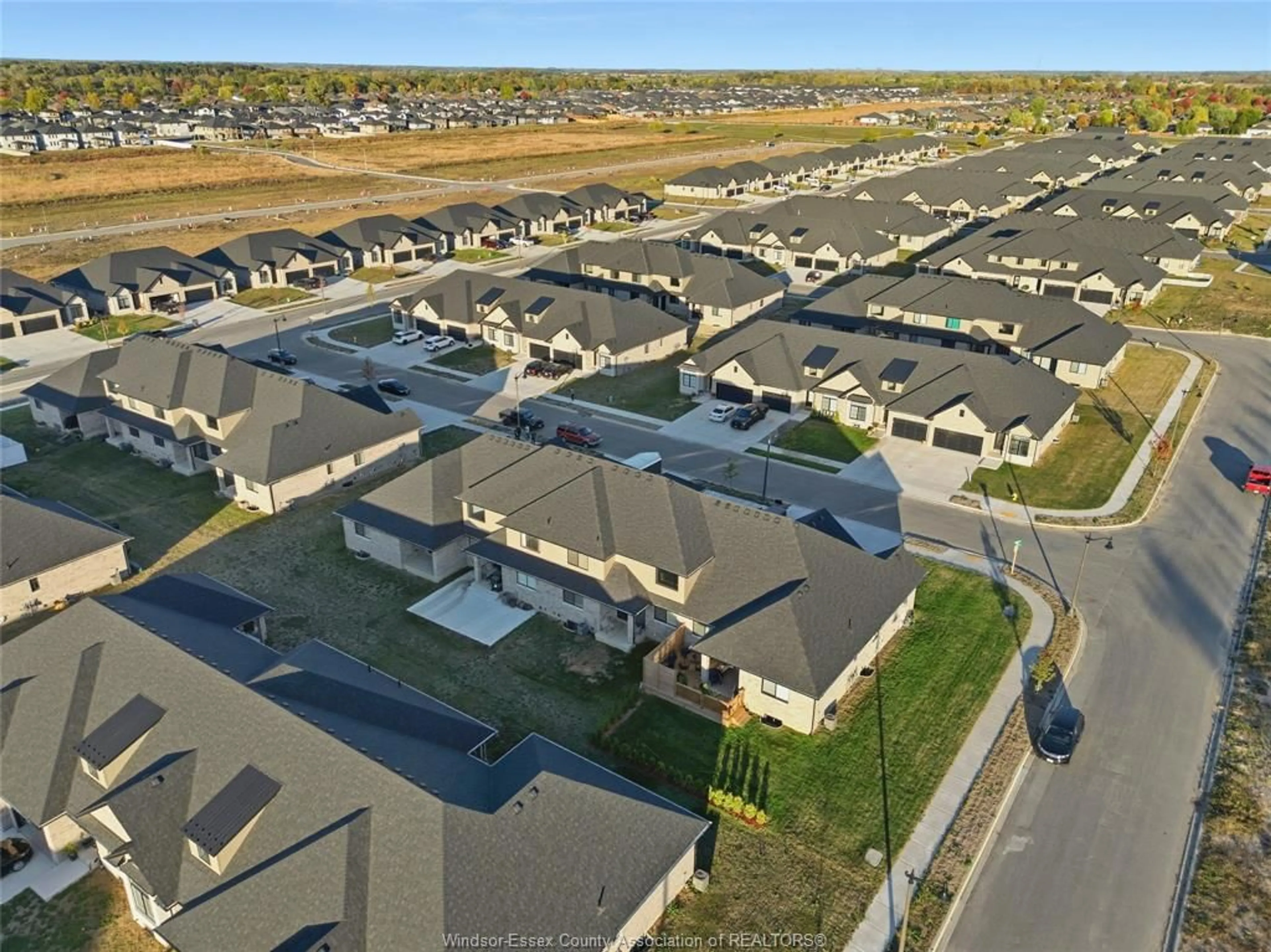 A pic from outside/outdoor area/front of a property/back of a property/a pic from drone, street for 511 WATER Rd, Amherstburg Ontario N9V 0H1