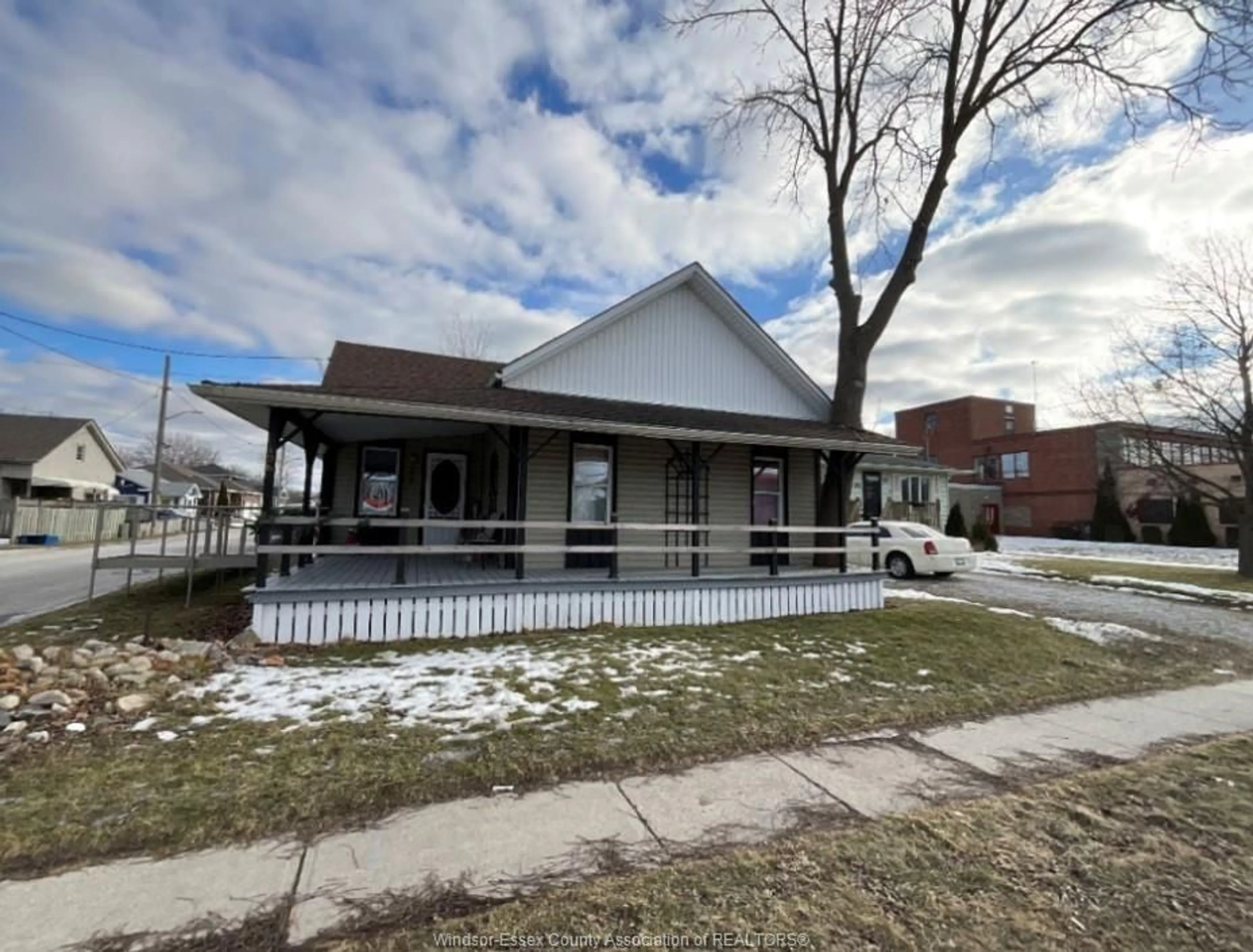 Unknown for 106 PARK Ave, Chatham Ontario N7M 3V4