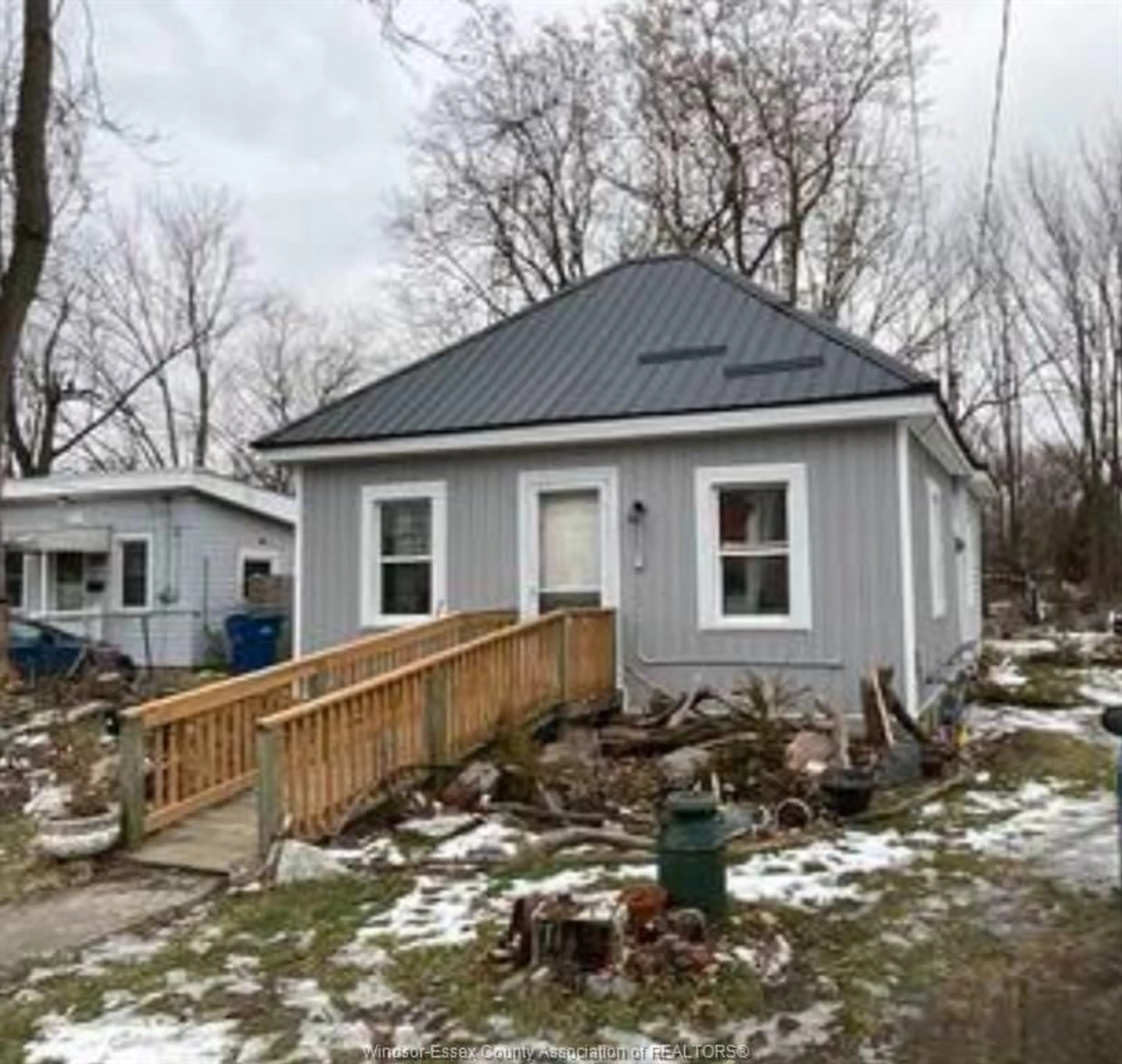 Unknown for 249 KING St, Chatham Ontario N7M 3N3