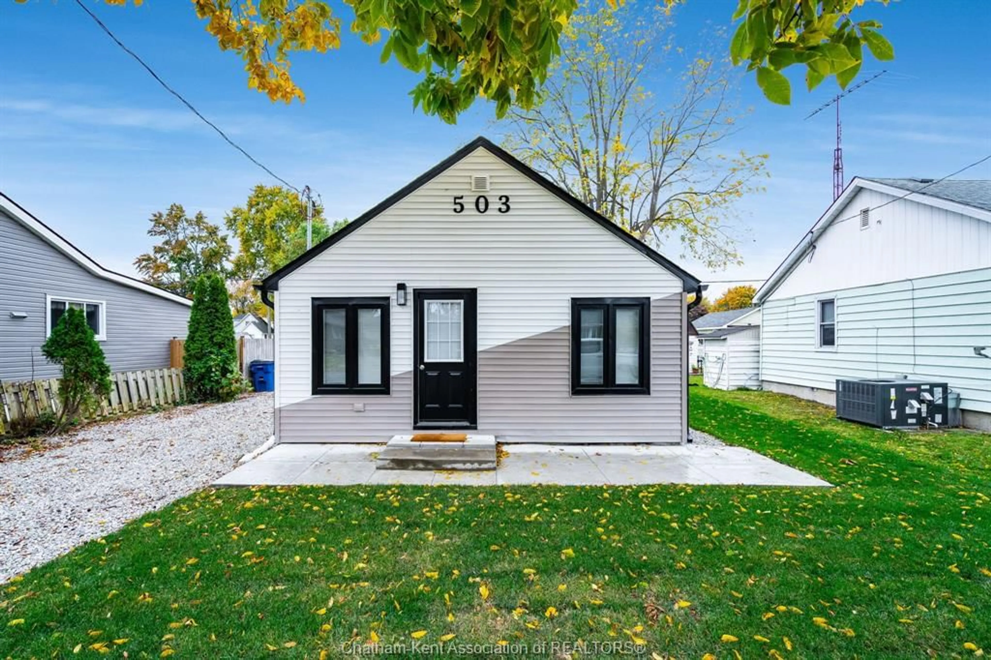 Home with vinyl exterior material, street for 503 Emily St, Wallaceburg Ontario N8A 4K6
