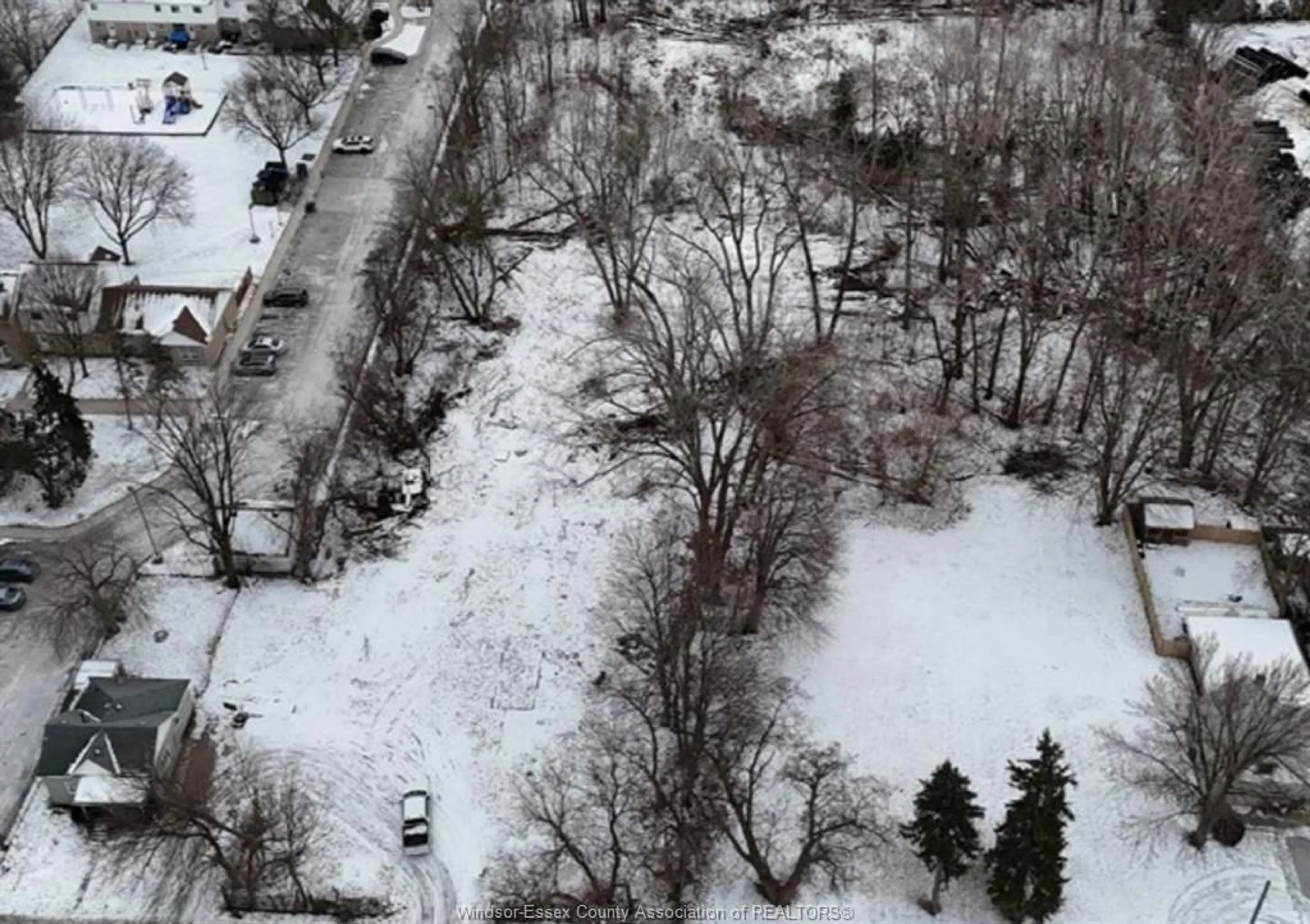 A pic from outside/outdoor area/front of a property/back of a property/a pic from drone, street for 360 PARK Ave, Chatham Ontario N7M 1X2