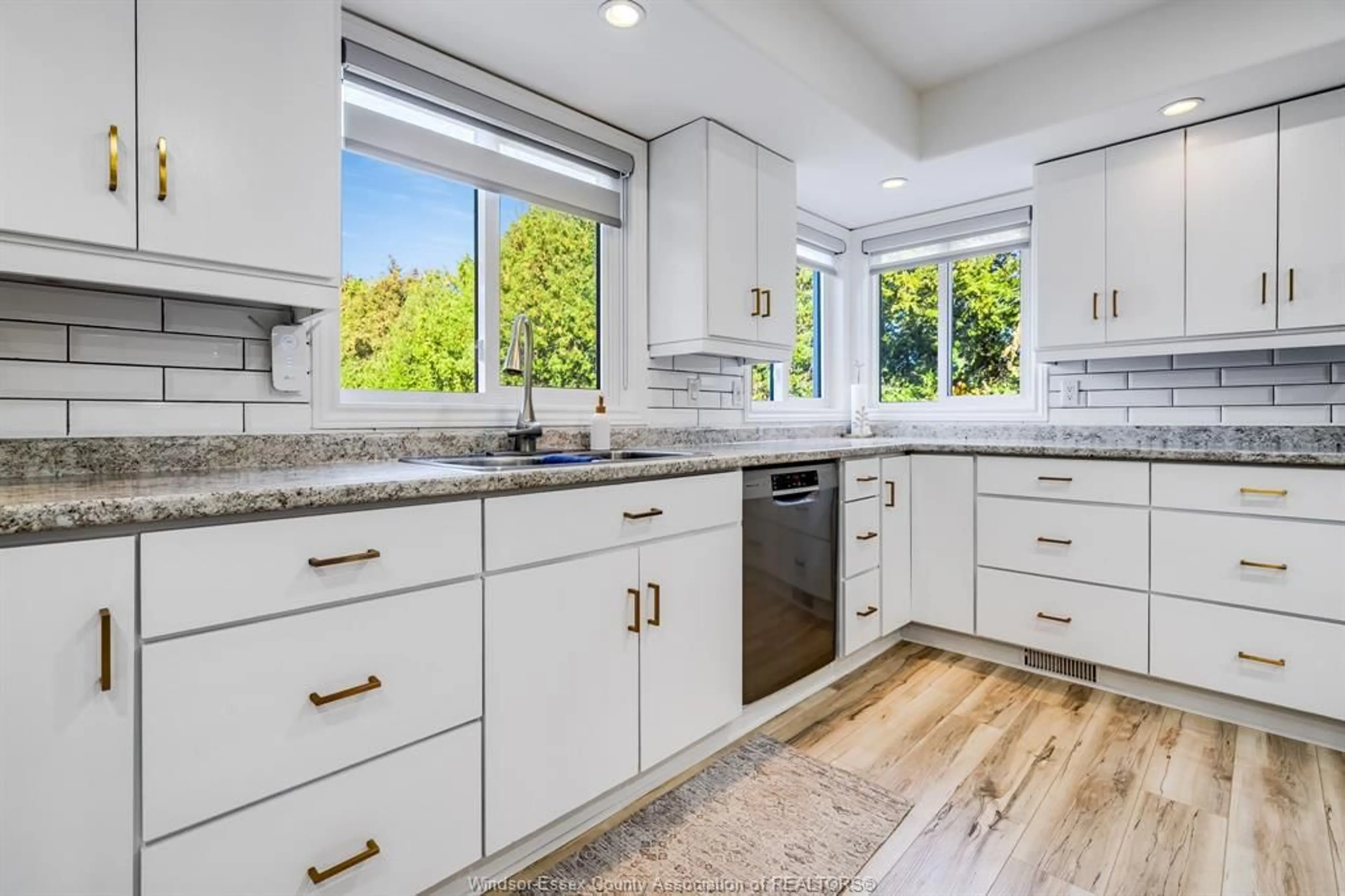 Open concept kitchen, ceramic/tile floor for 2329 Deer Run Rd, Leamington Ontario N0P 2P0