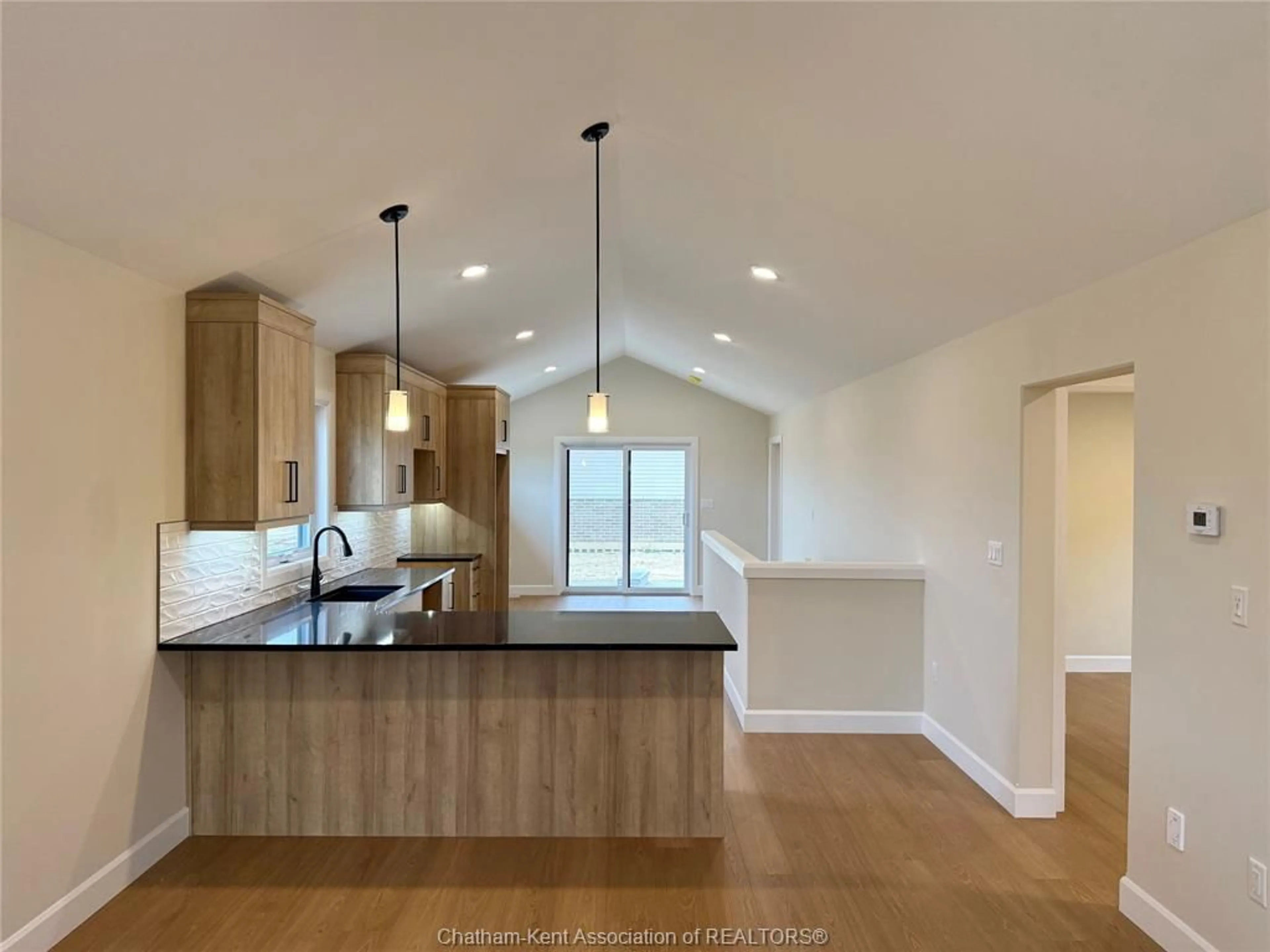 Open concept kitchen, unknown for 216 IRONWOOD Trail, Chatham Ontario N7M 0T3