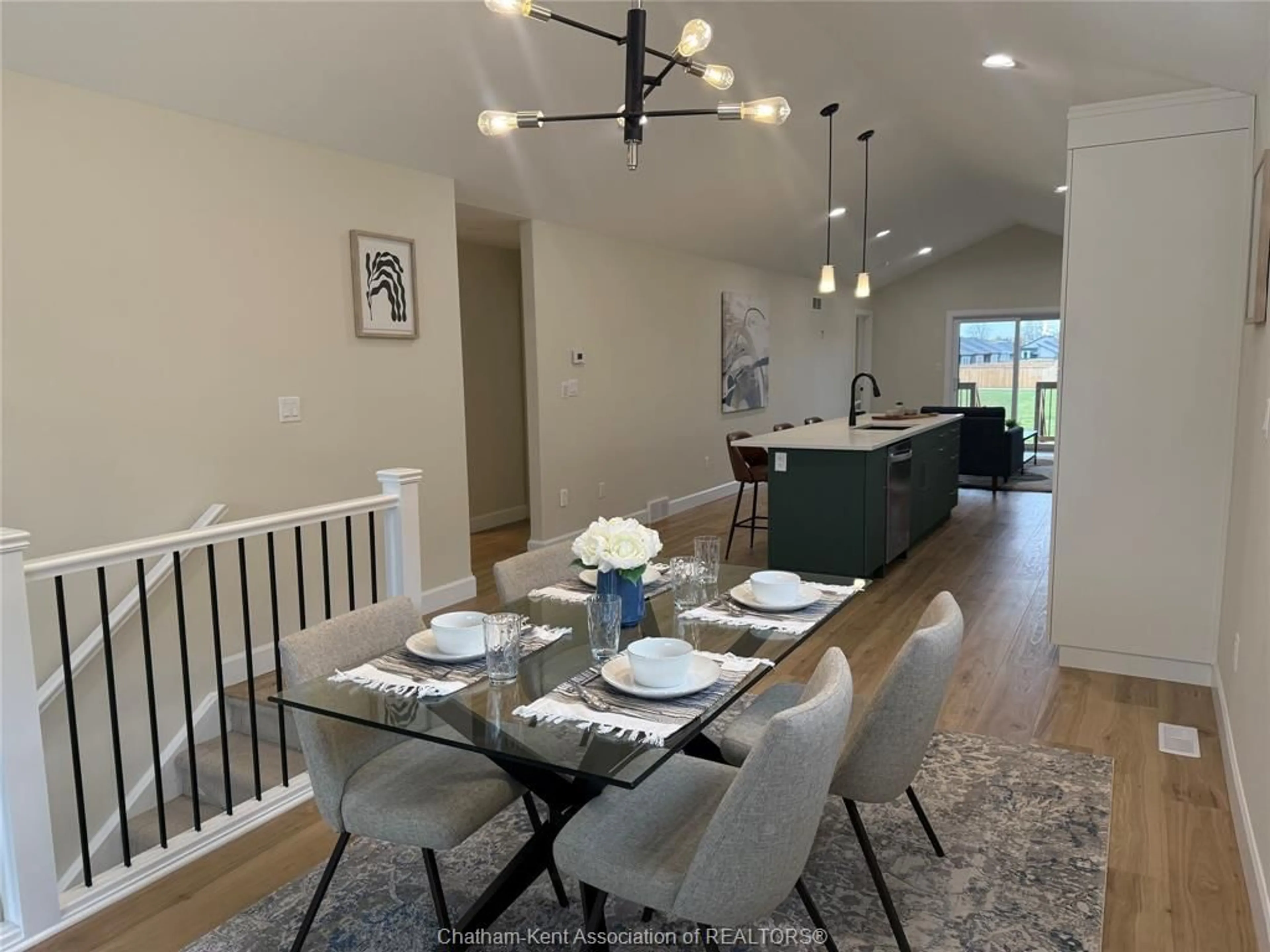 Dining room, unknown for 175 IRONWOOD Trail, Chatham Ontario N7M 0T3