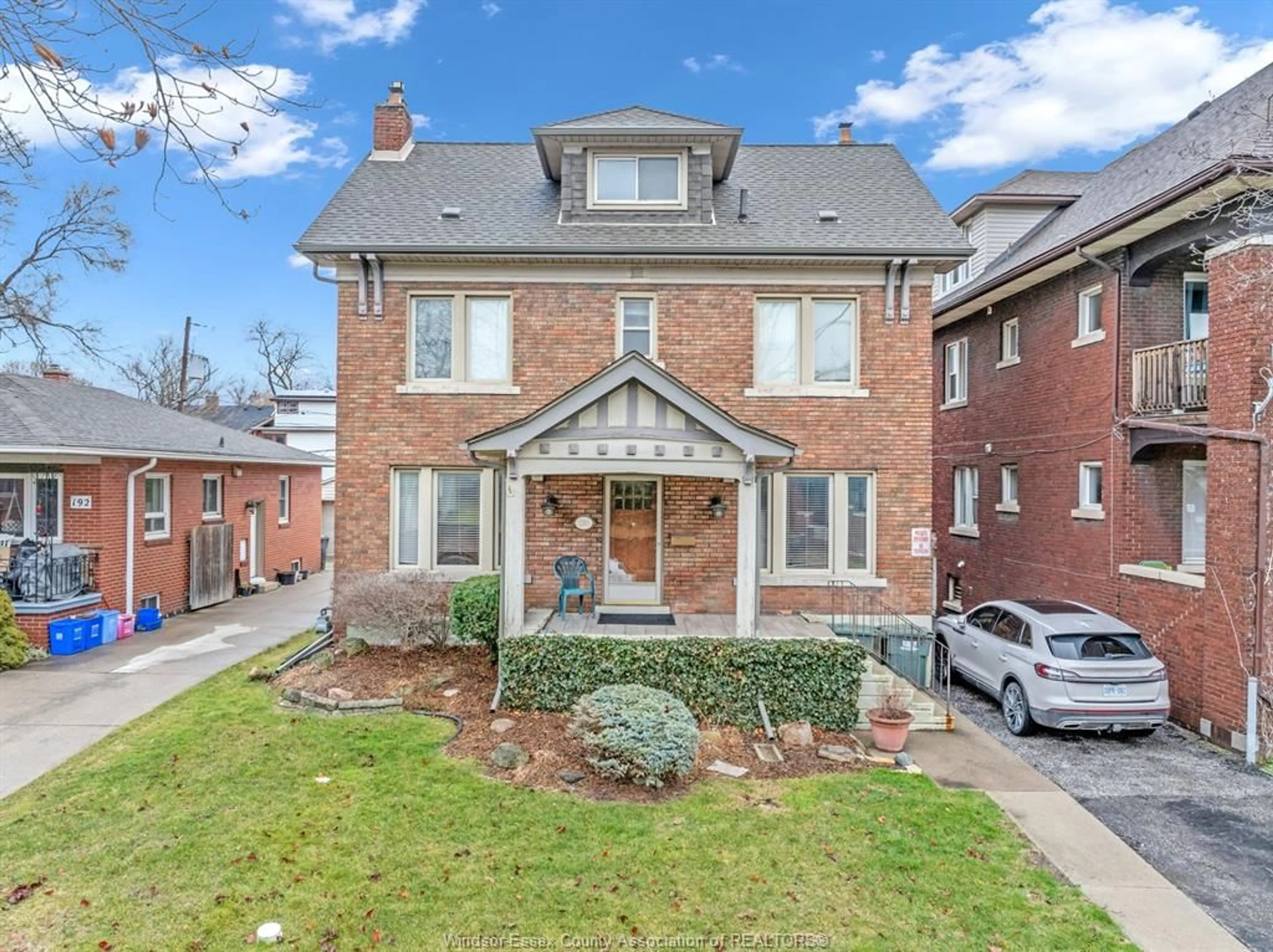 Home with brick exterior material, street for 210 CALIFORNIA, Windsor Ontario N9B 2Y5