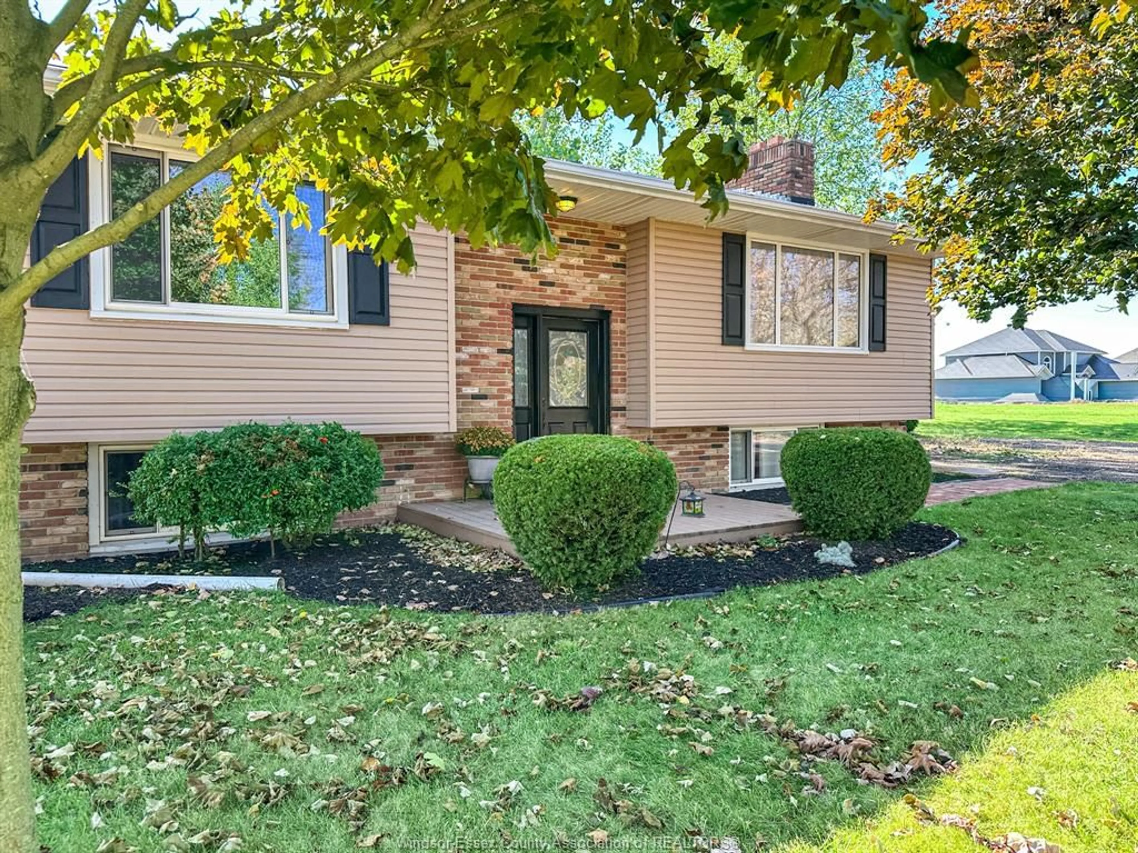 Home with vinyl exterior material, street for 428 COUNTY RD 2, Lakeshore Ontario N8L 1K1