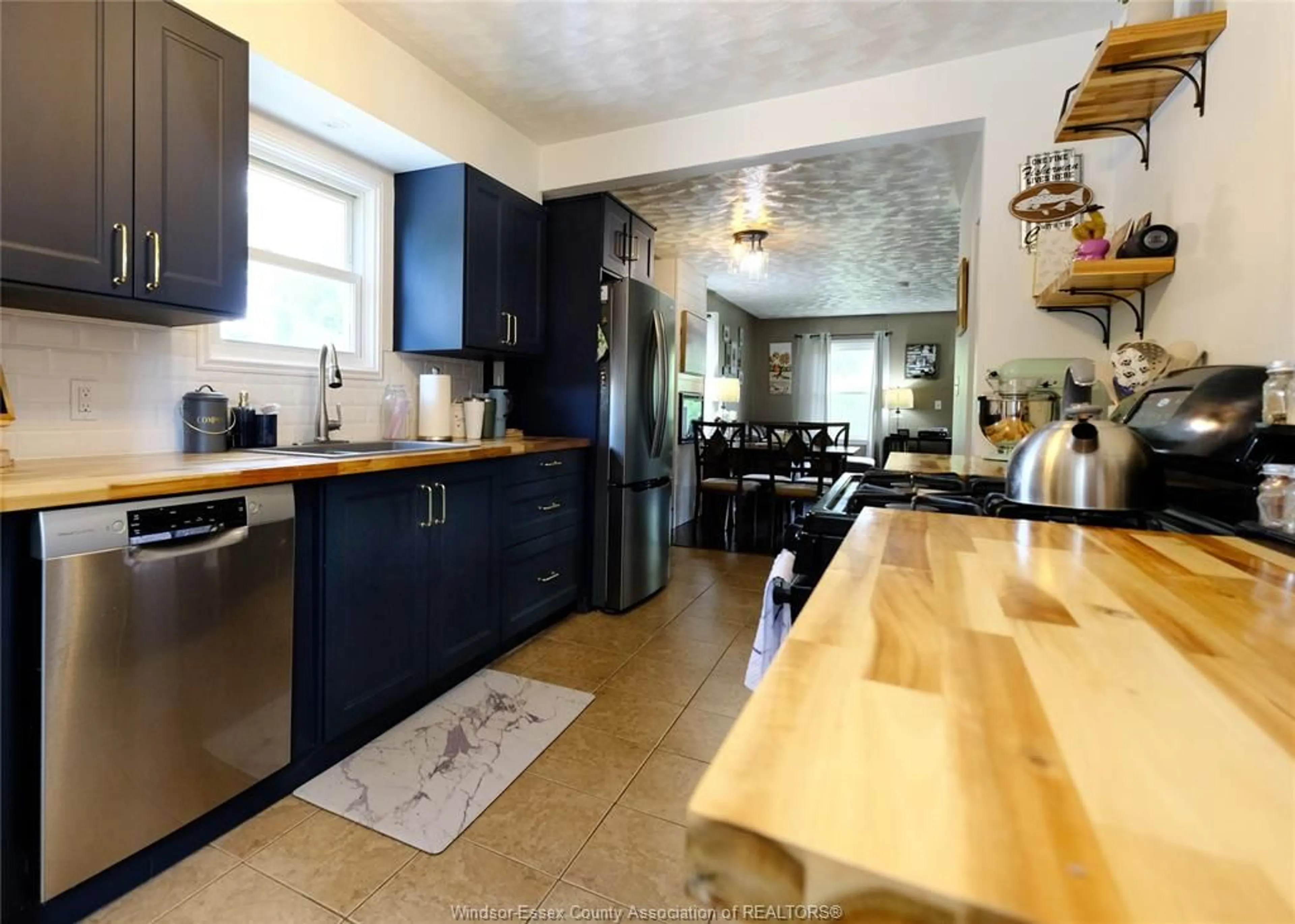 Open concept kitchen, unknown for 49 Delta, Harrow Ontario N0R 1G0