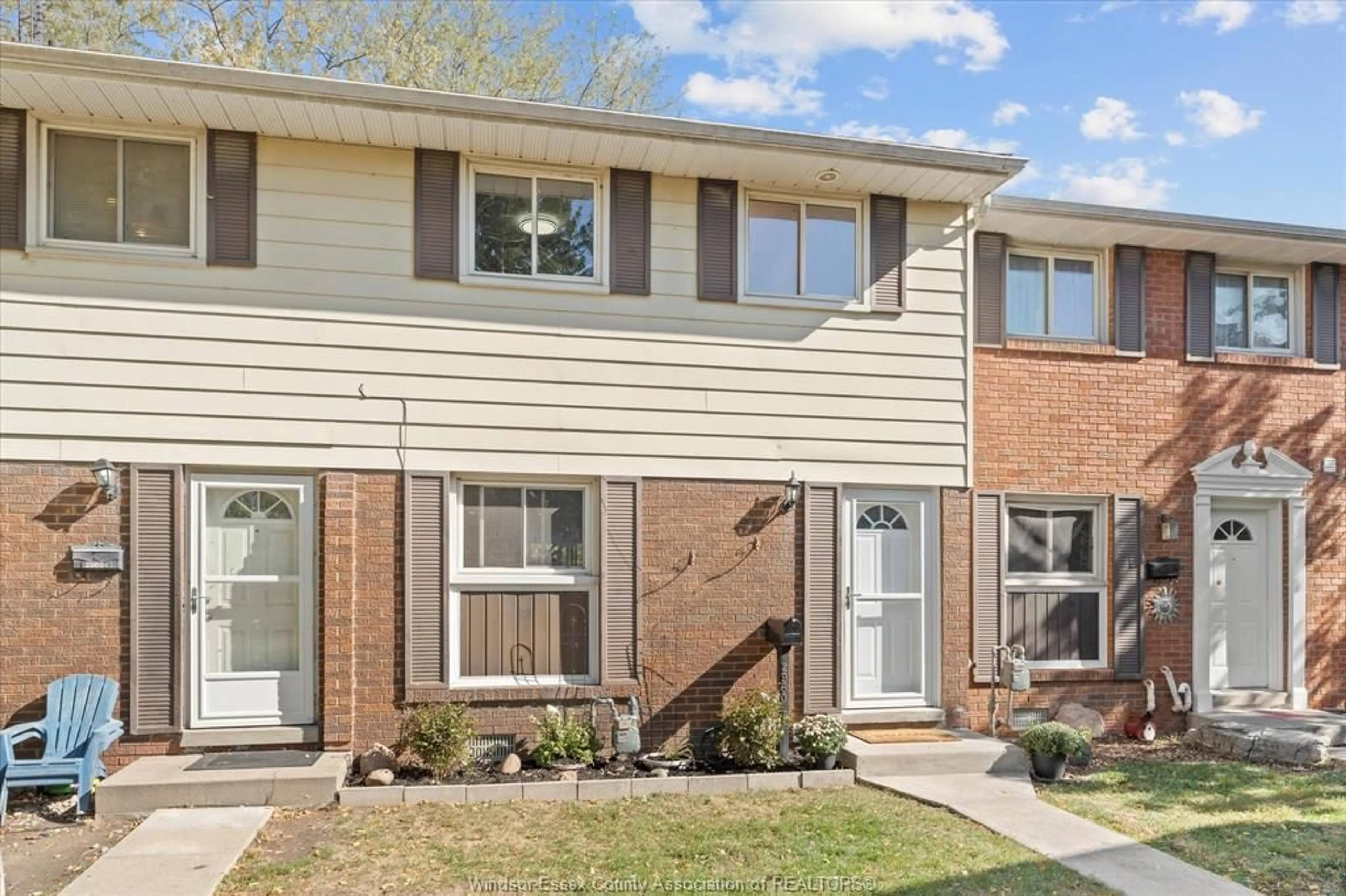 Home with brick exterior material, street for 2960 MEADOWBROOK LANE #2, Windsor Ontario N8T 3C8