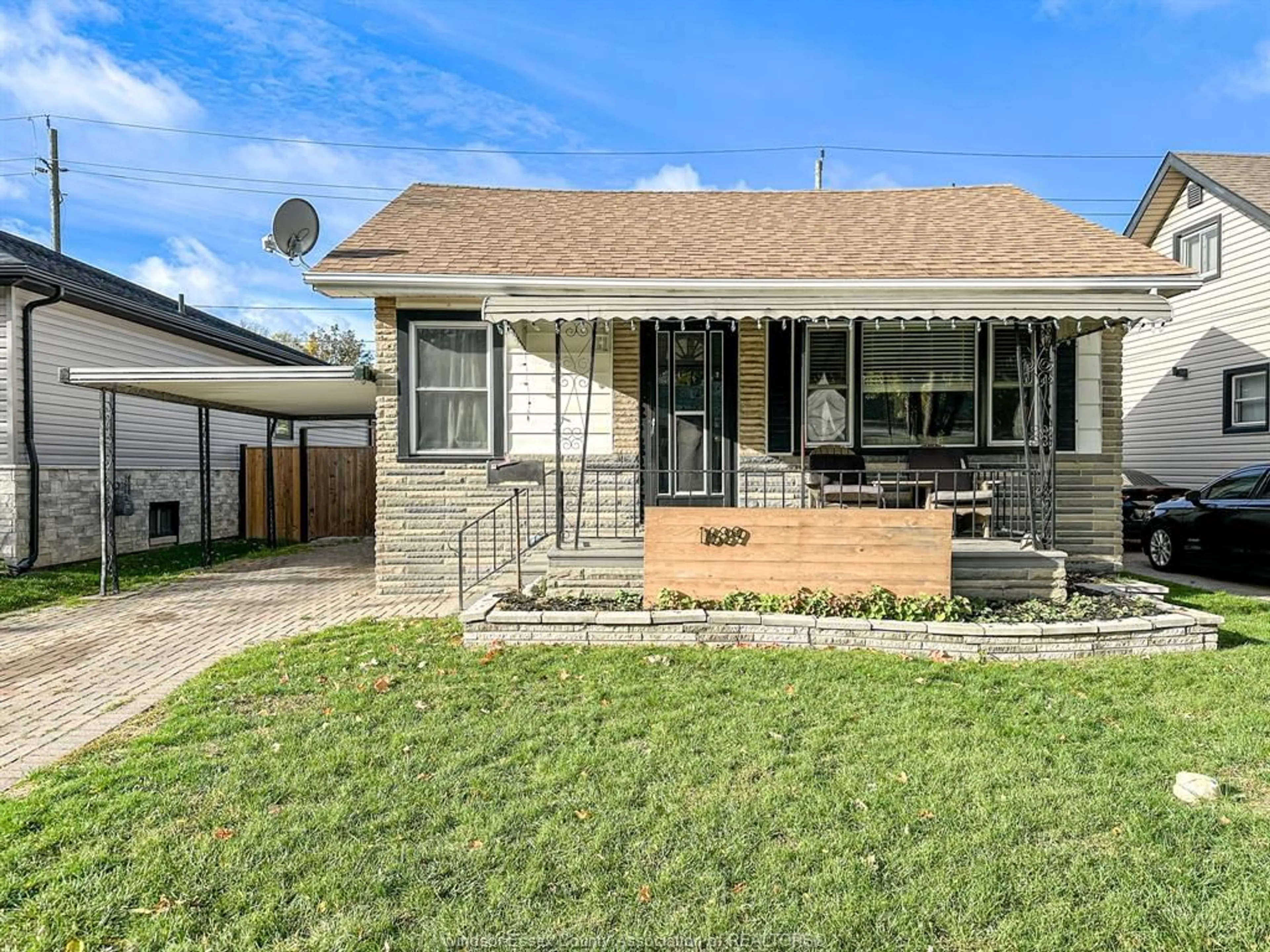 Unknown for 1689 CENTRAL Ave, Windsor Ontario N8Y 3V9