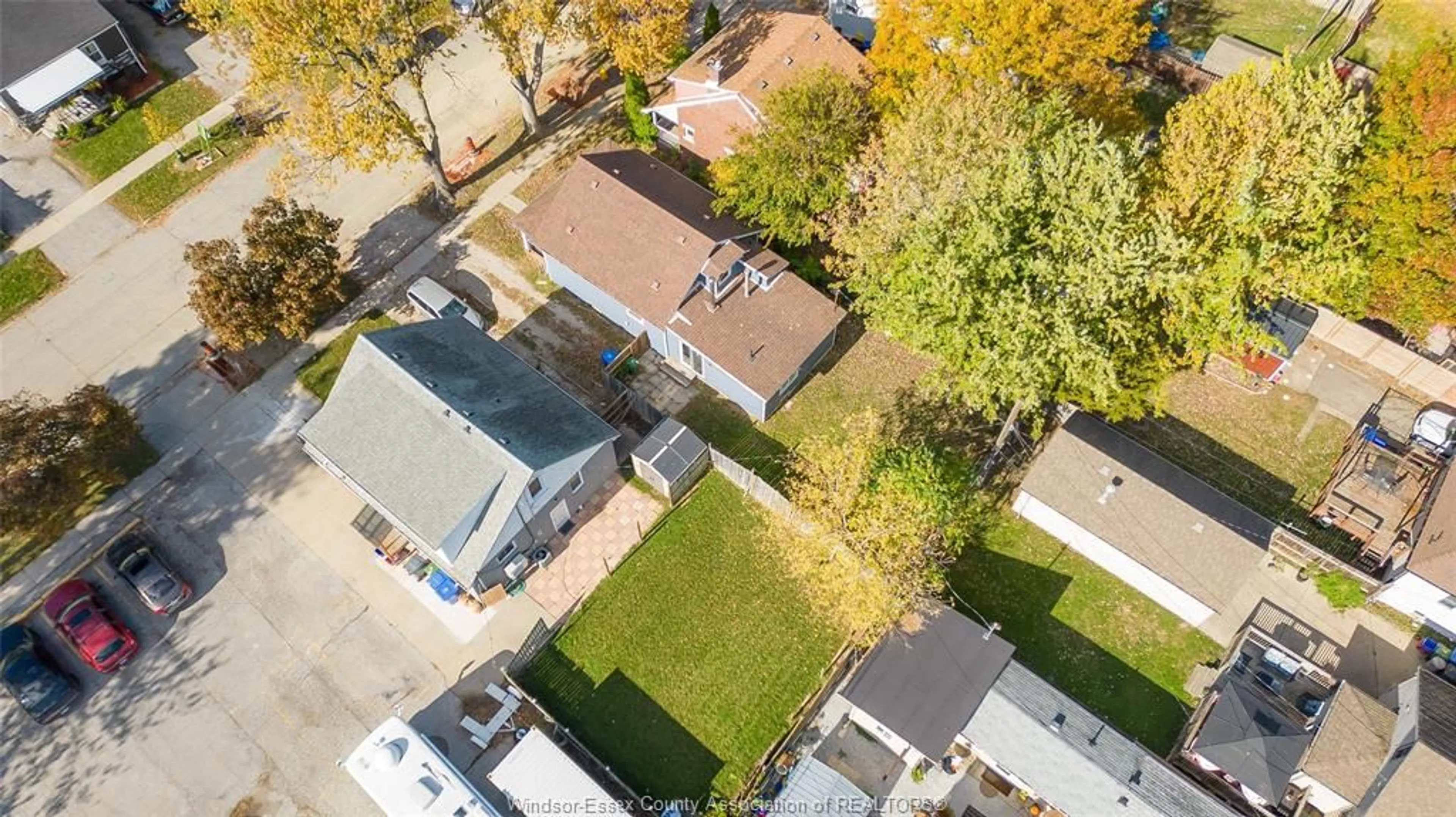 A pic from outside/outdoor area/front of a property/back of a property/a pic from drone, street for 2362 CADILLAC St, Windsor Ontario N8W 3Y4