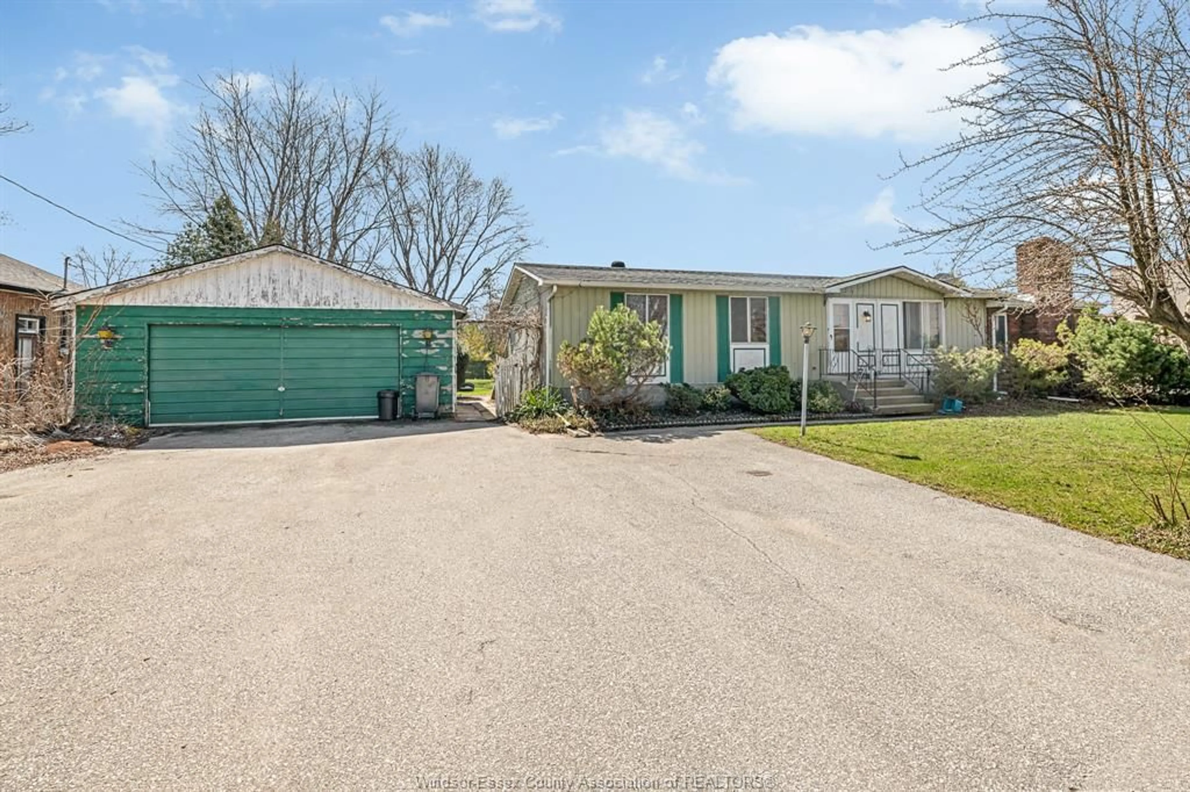 A pic from outside/outdoor area/front of a property/back of a property/a pic from drone, street for 3425 COUNTY RD 42, Windsor Ontario N8V 0A5
