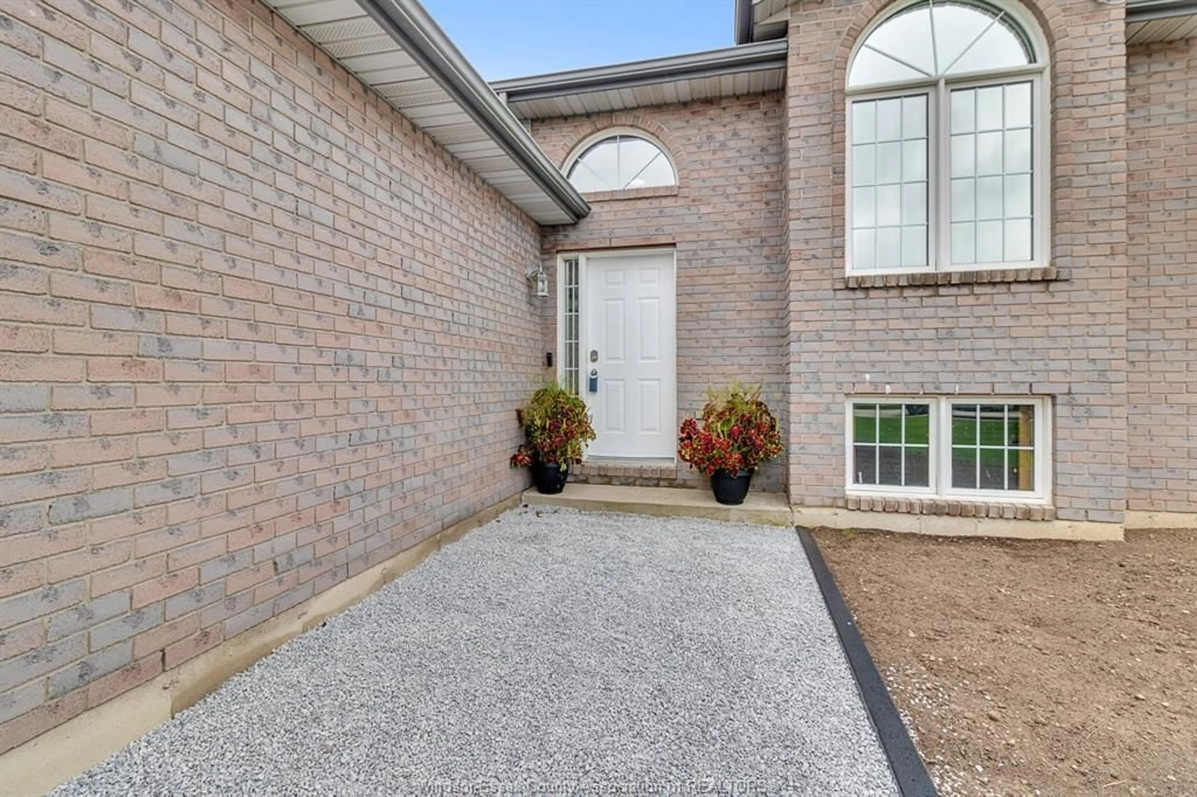Home with brick exterior material, street for 41 LAURA Cres, Colchester Ontario N0R 1G0