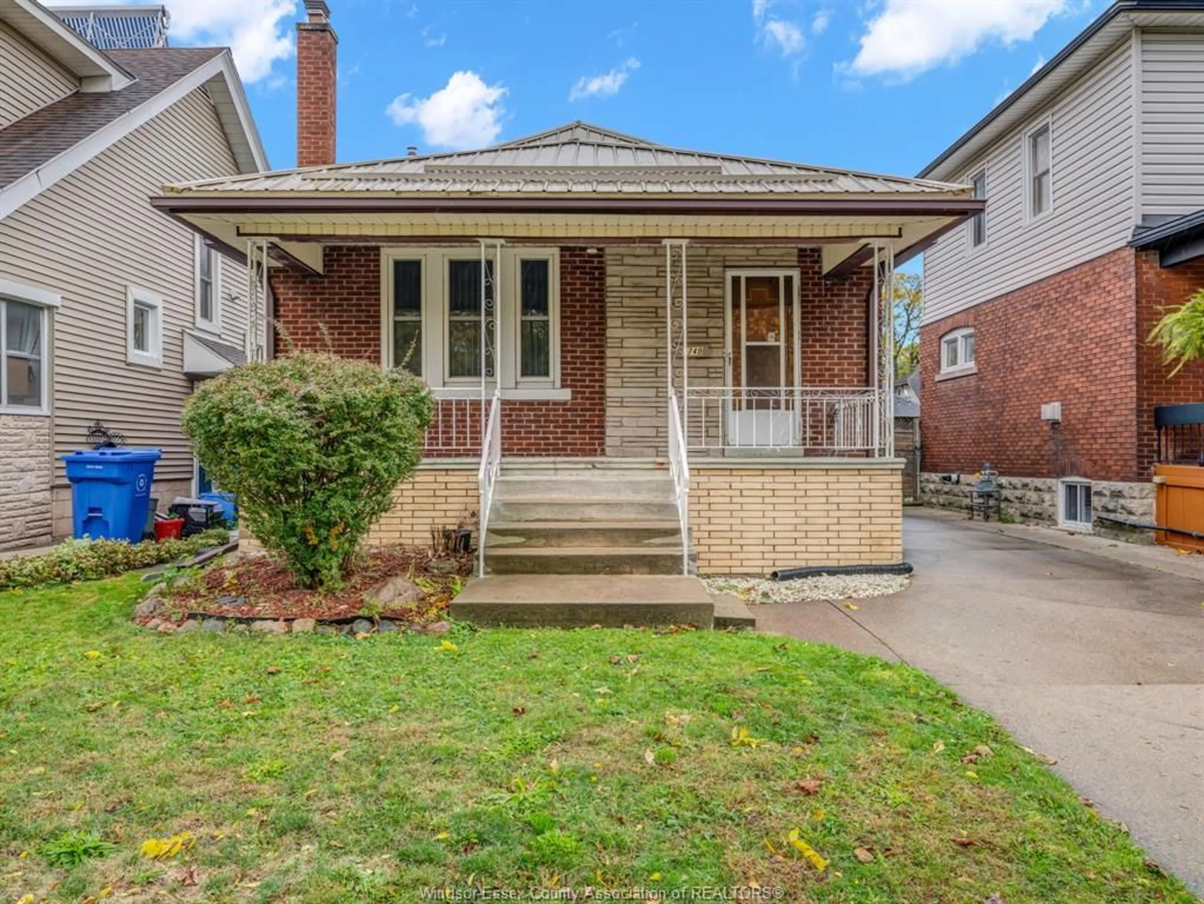 Home with brick exterior material, street for 1749 IROQUOIS, Windsor Ontario N8Y 1S1