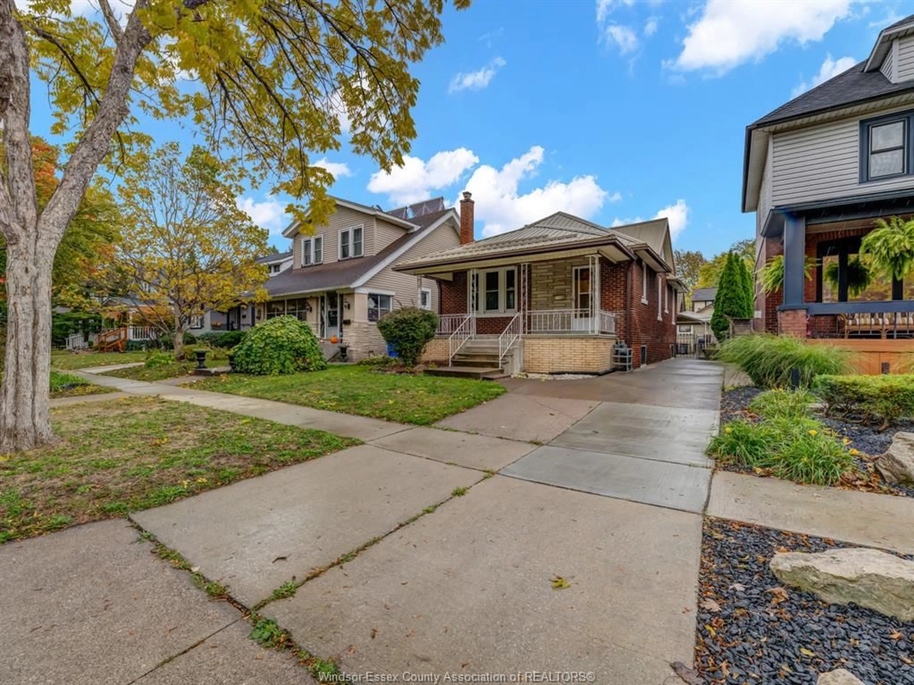 Home with brick exterior material, street for 1749 IROQUOIS, Windsor Ontario N8Y 1S1