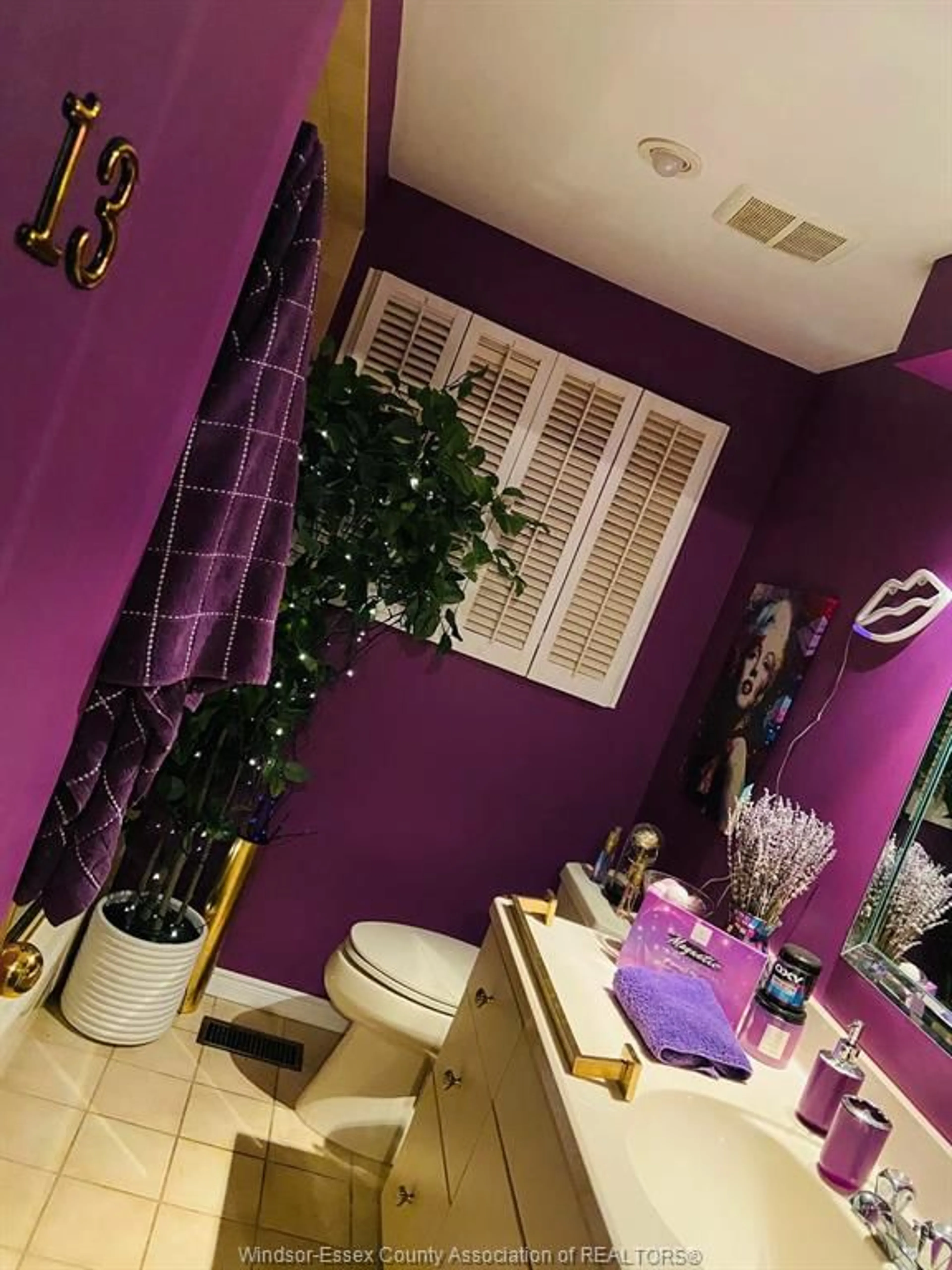 Contemporary bathroom, unknown for 1185 SUMACH, Windsor Ontario N8S 2S5