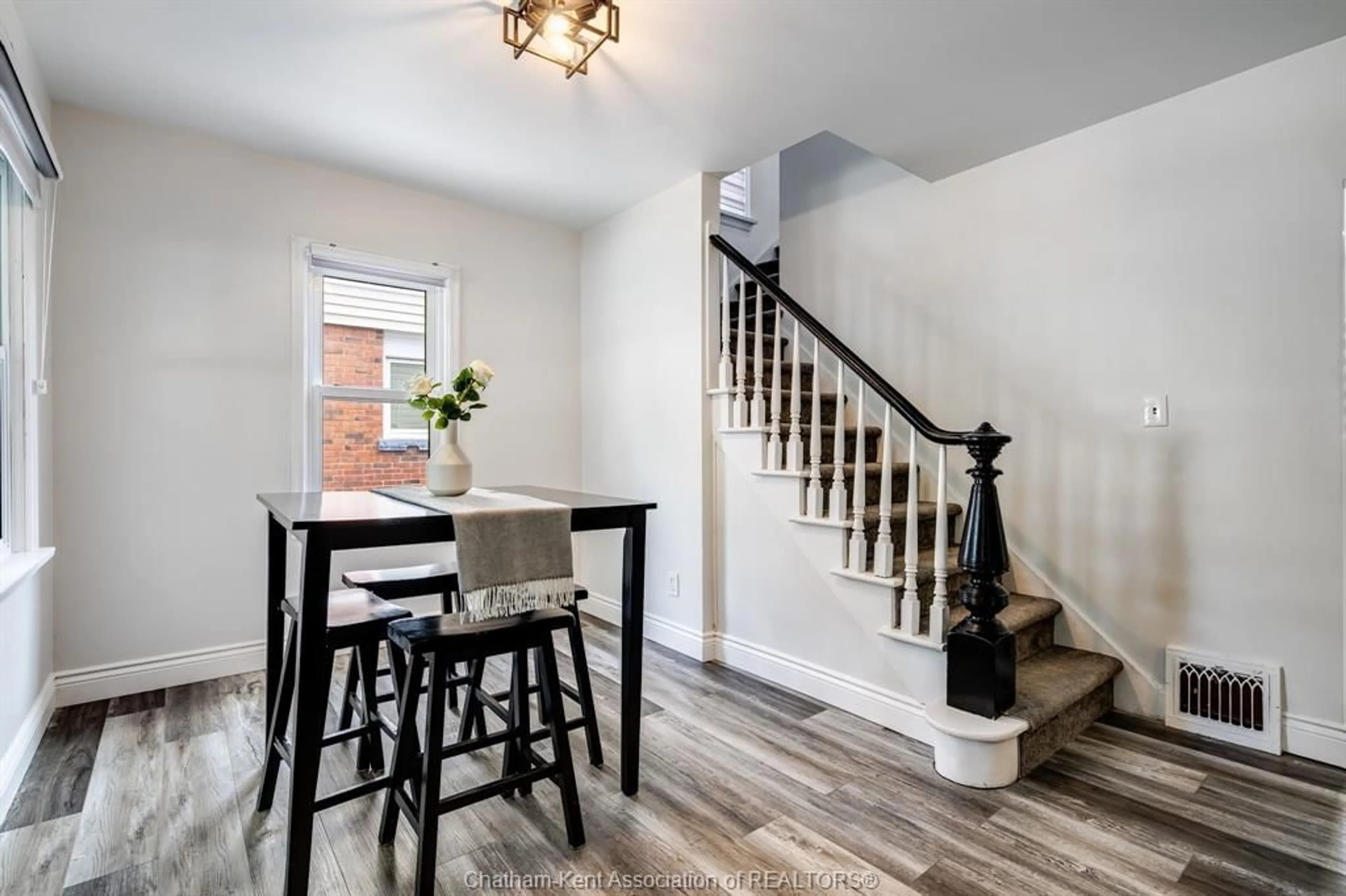 Unknown for 74 Prince Arthur Ave, Chatham Ontario N7M 1X6