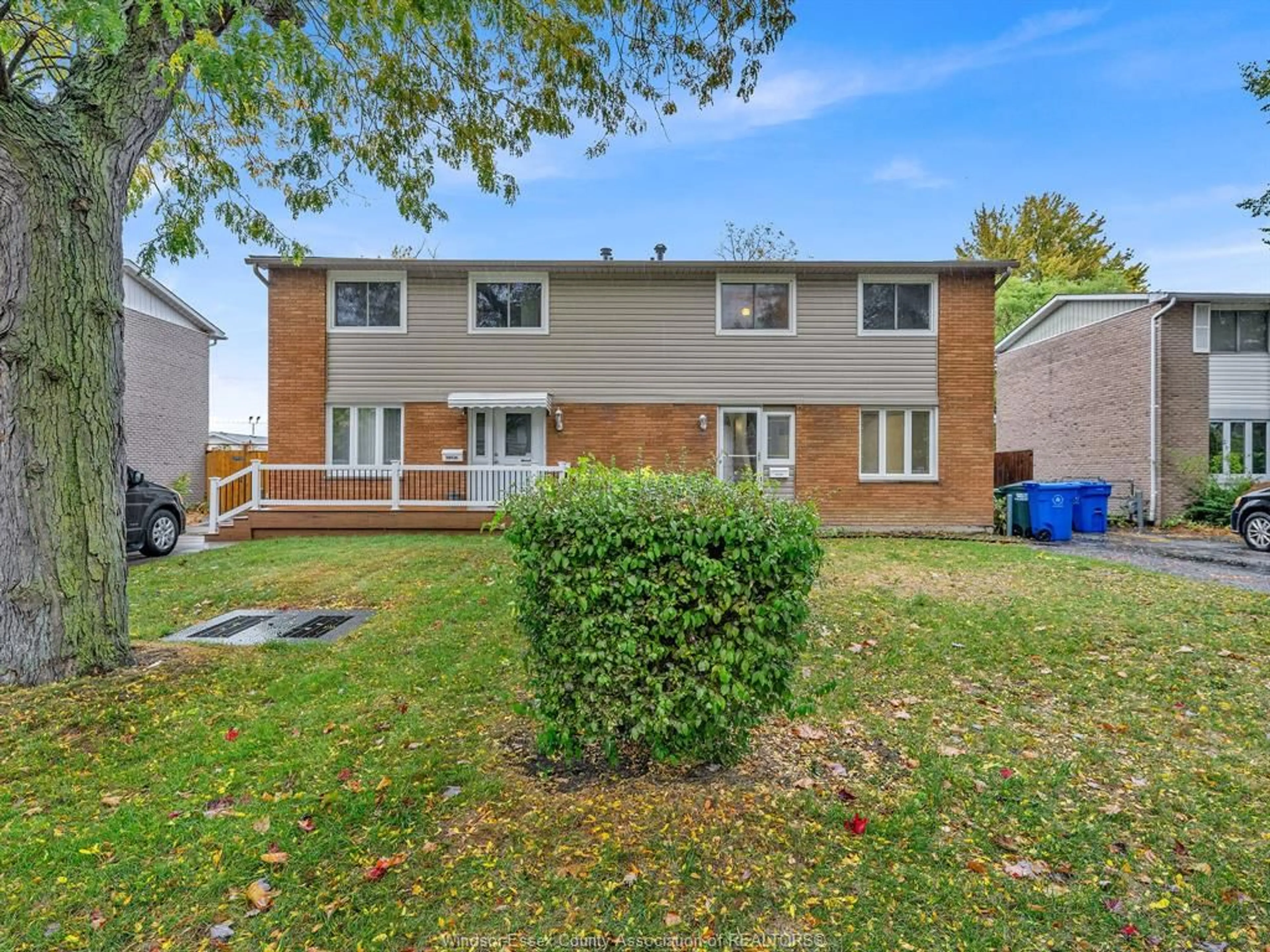 Unknown for 10442 SHENANDOAH Cres, Windsor Ontario N8R 1B5