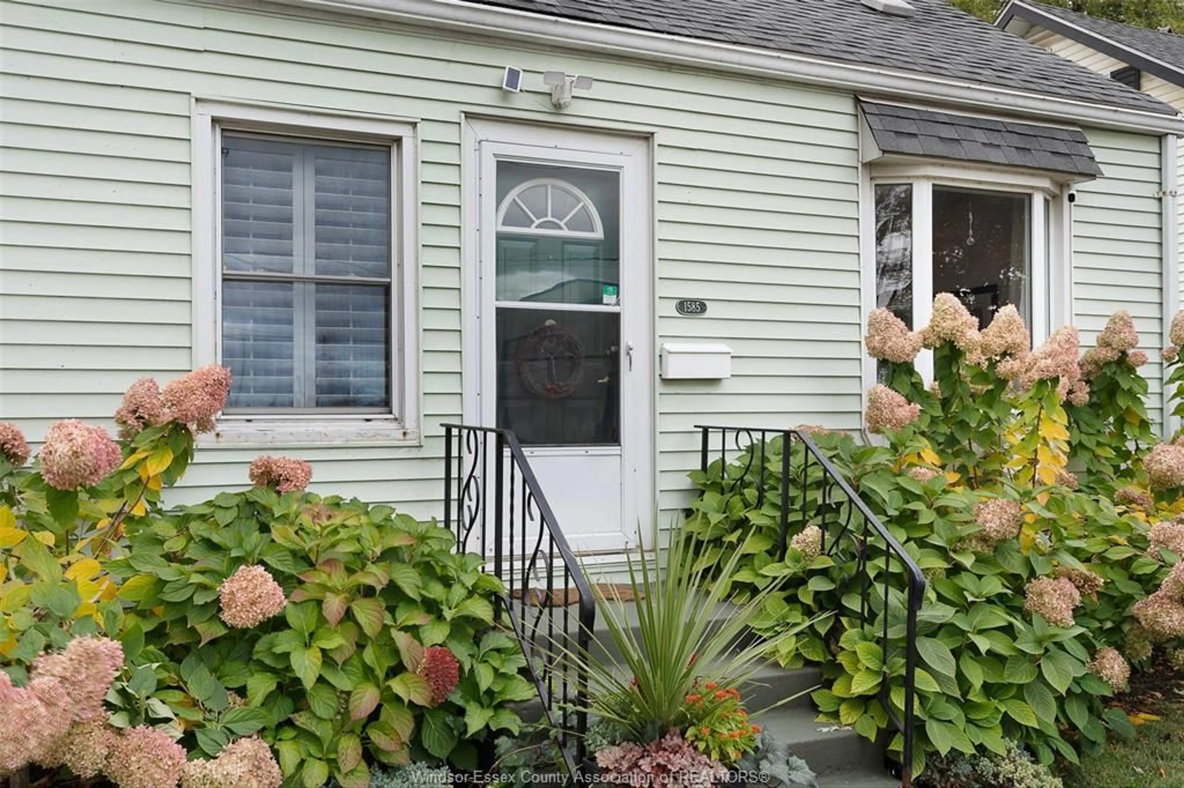 Unknown for 1585 WINDSOR Ave, Windsor Ontario N8X 3M3