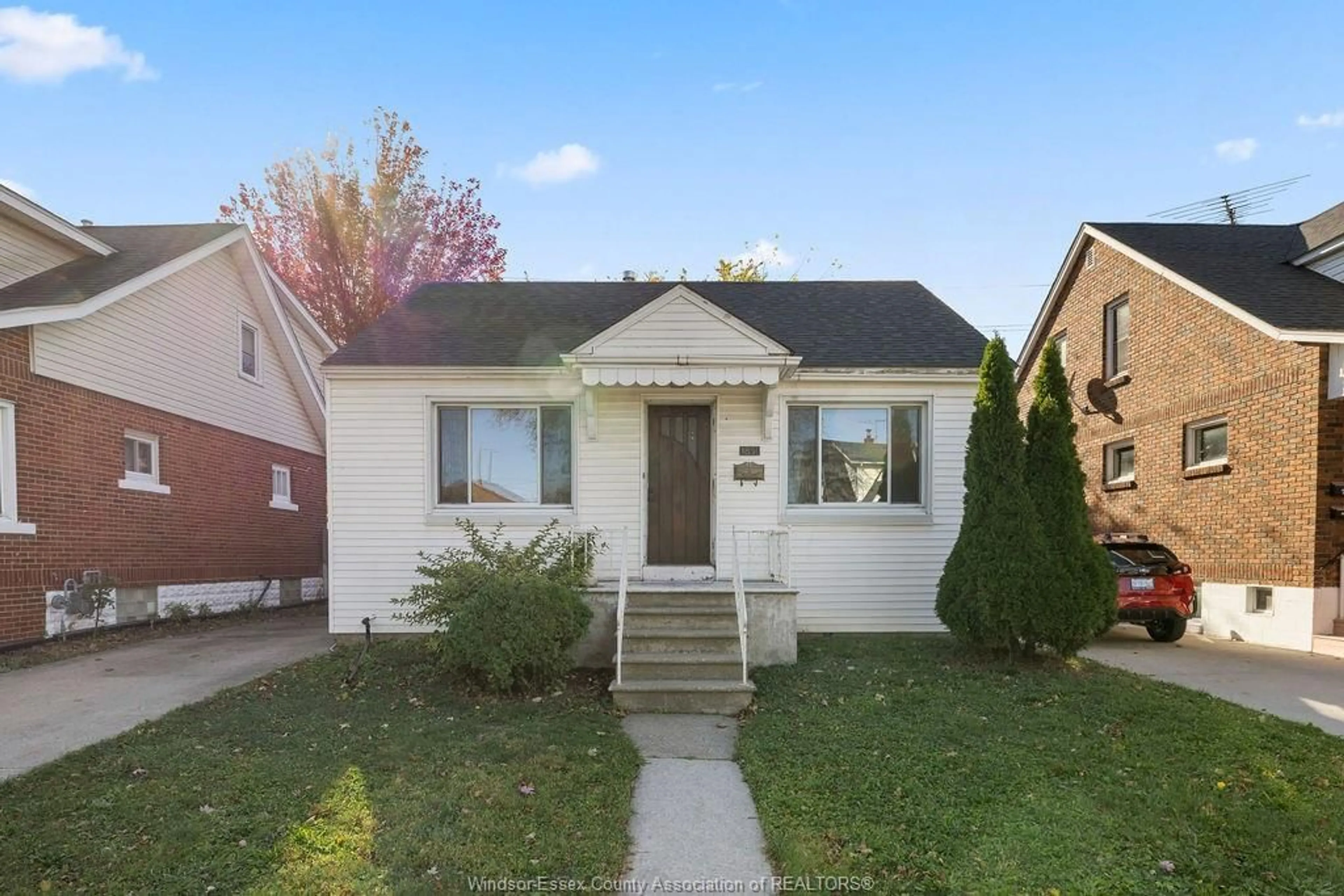 Home with vinyl exterior material, street for 1851 HICKORY, Windsor Ontario N8W 3X3