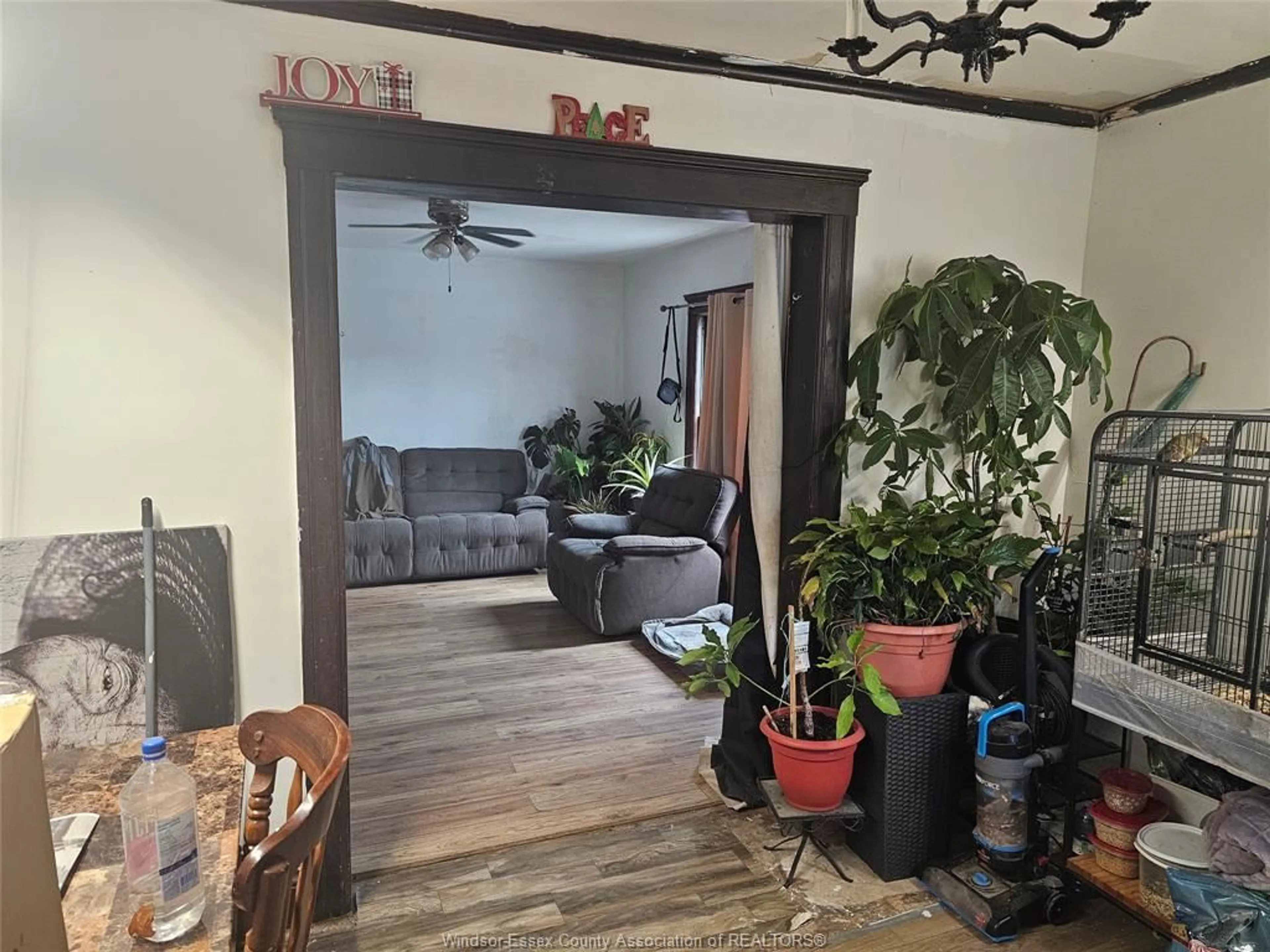 Unknown for 564 MCKAY Ave, Windsor Ontario N9B 1Z8