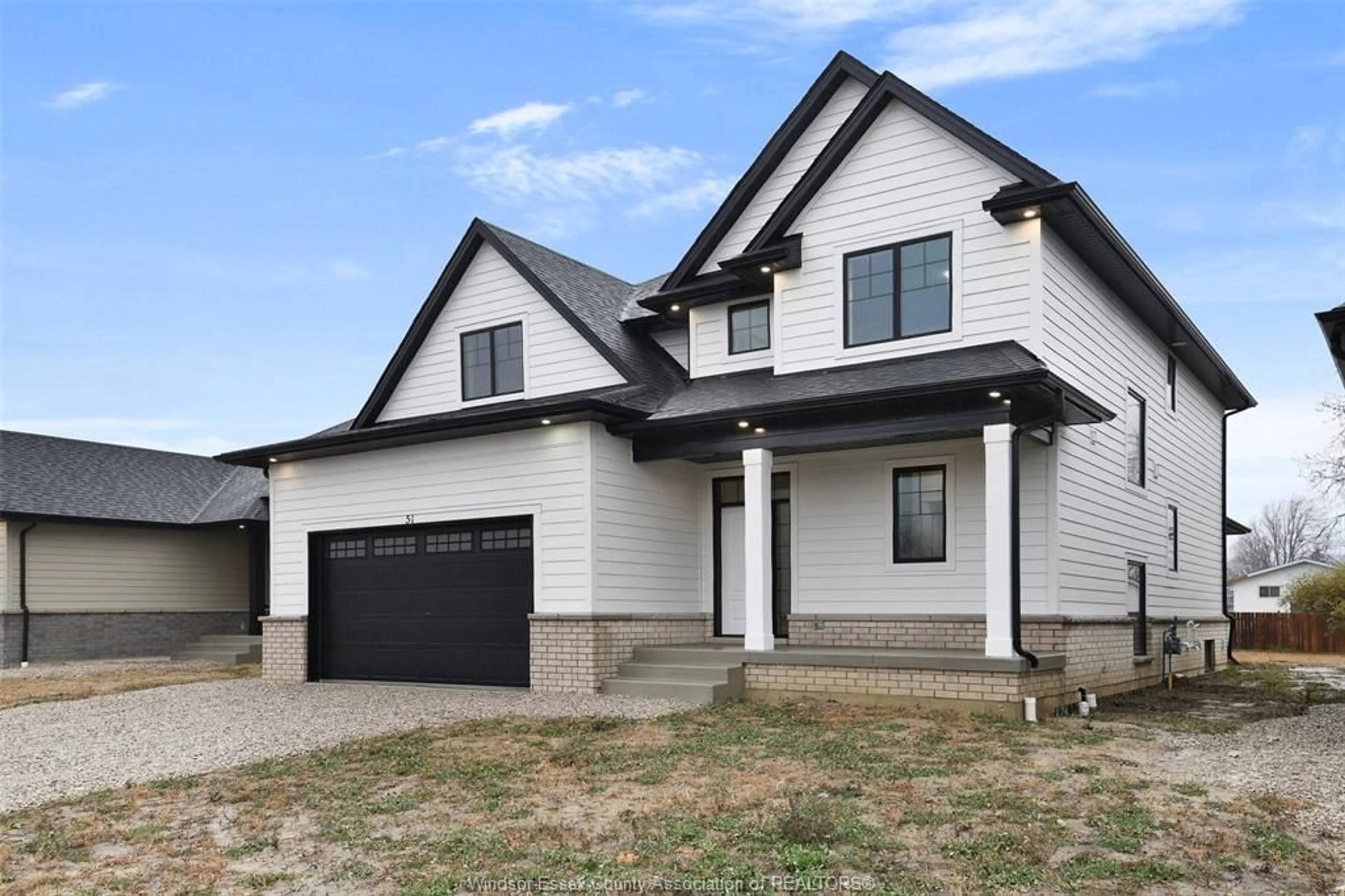Home with vinyl exterior material, street for 51 BELLEVIEW Dr, Kingsville Ontario N0R 1B0