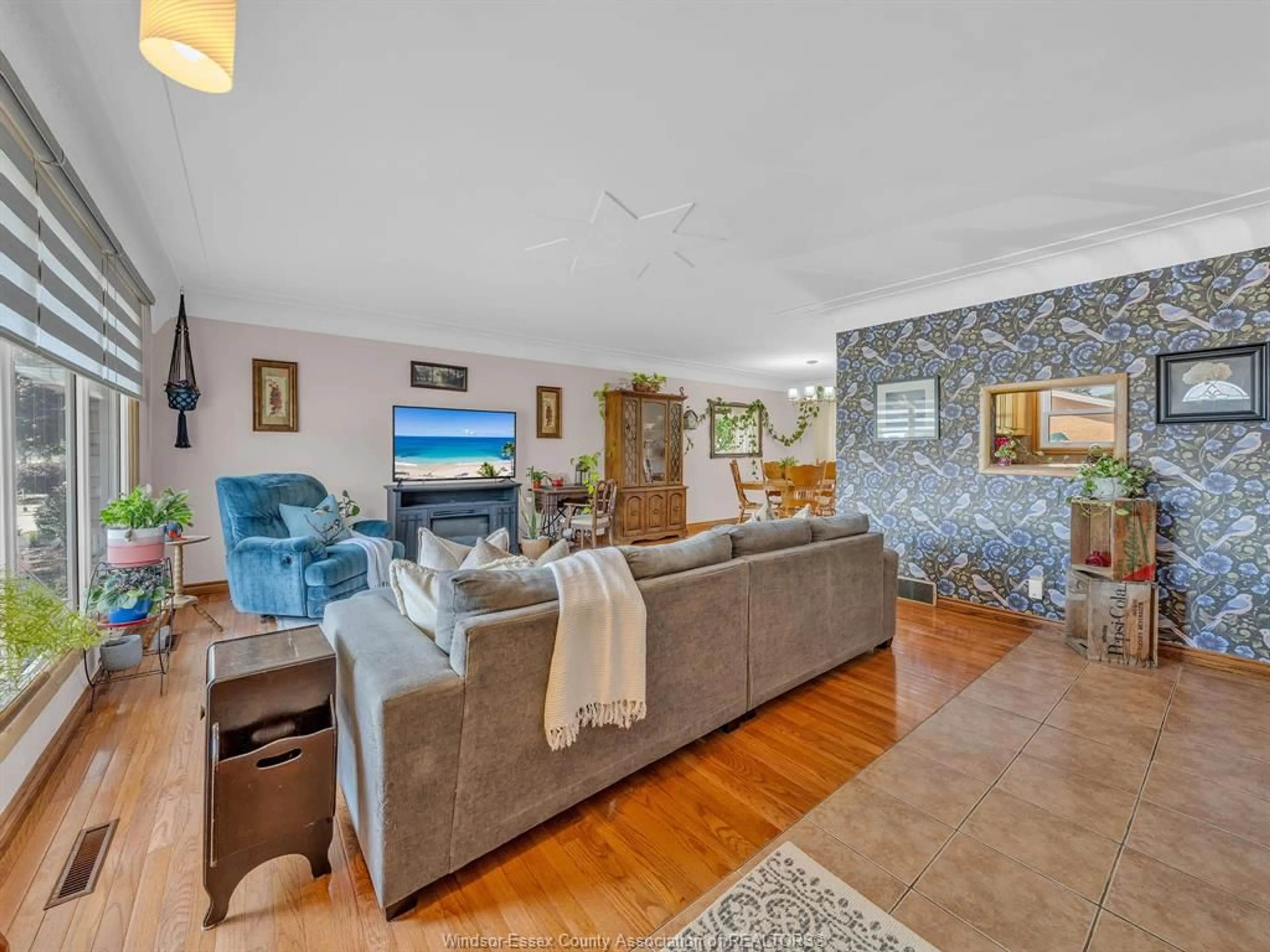 Living room with furniture, unknown for 132 VICTORIA, Amherstburg Ontario N9V 2K3