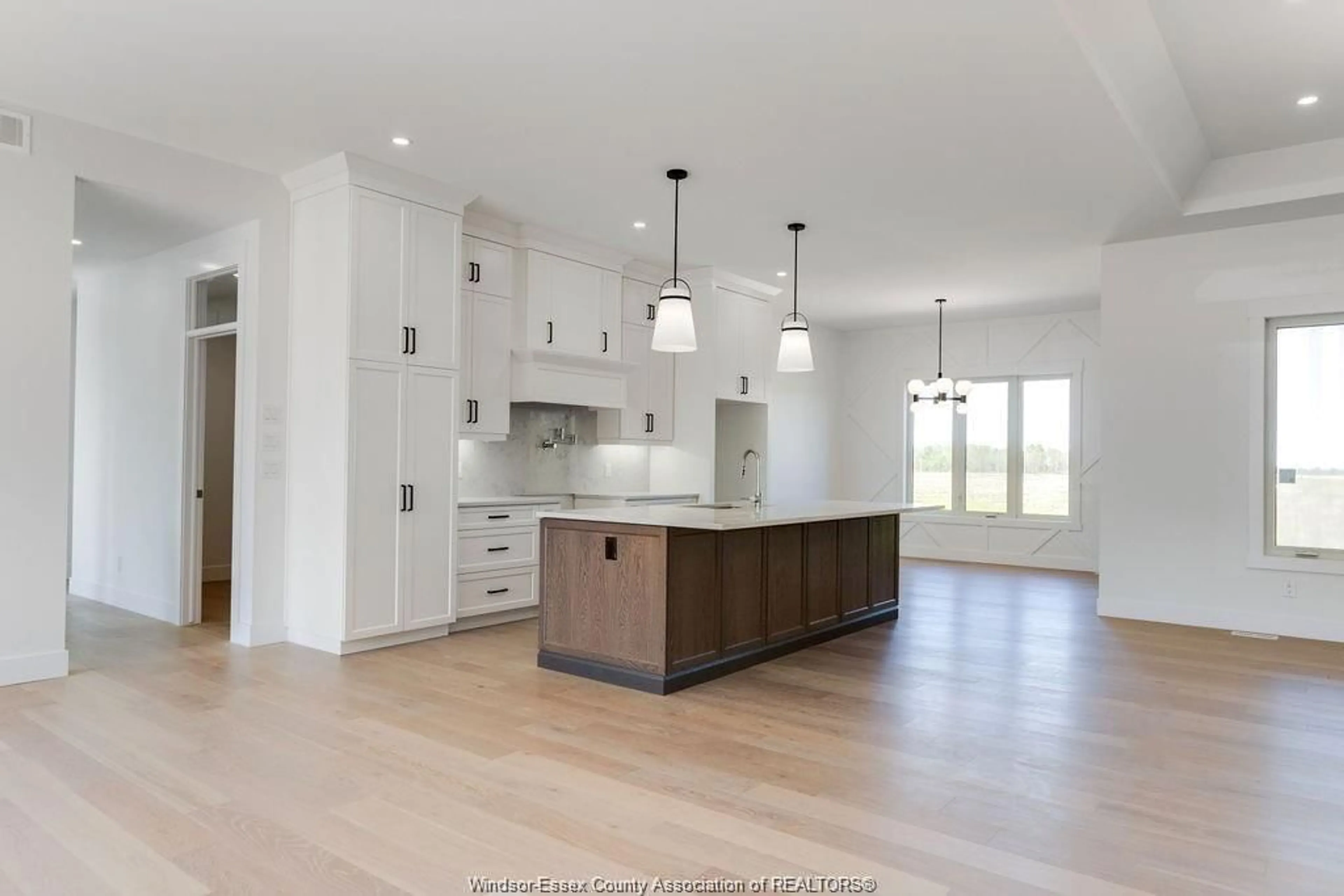 Open concept kitchen, ceramic/tile floor for 418 COUNTY RD 34, Kingsville Ontario N8H 3V6
