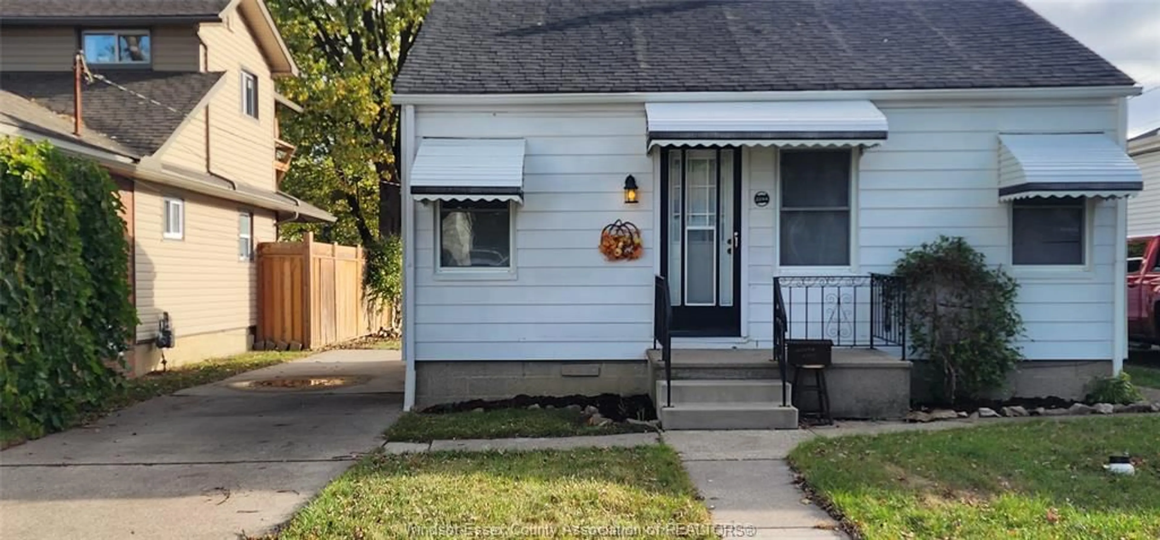 Home with vinyl exterior material, street for 2244 PARENT, Windsor Ontario N8W 2E3