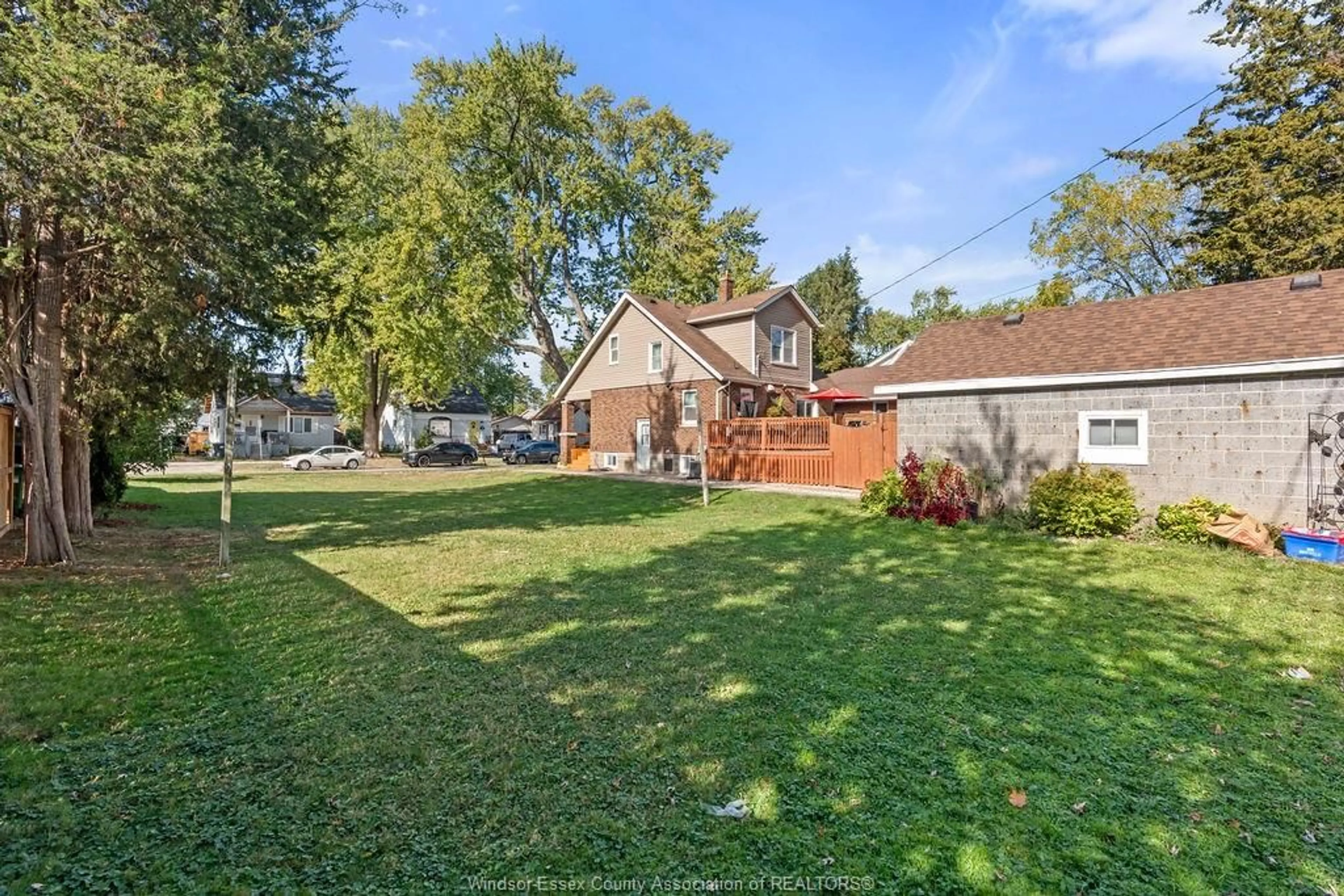 A pic from outside/outdoor area/front of a property/back of a property/a pic from drone, water/lake/river/ocean view for V/L FRANCOIS, Windsor Ontario N8Y 4M2