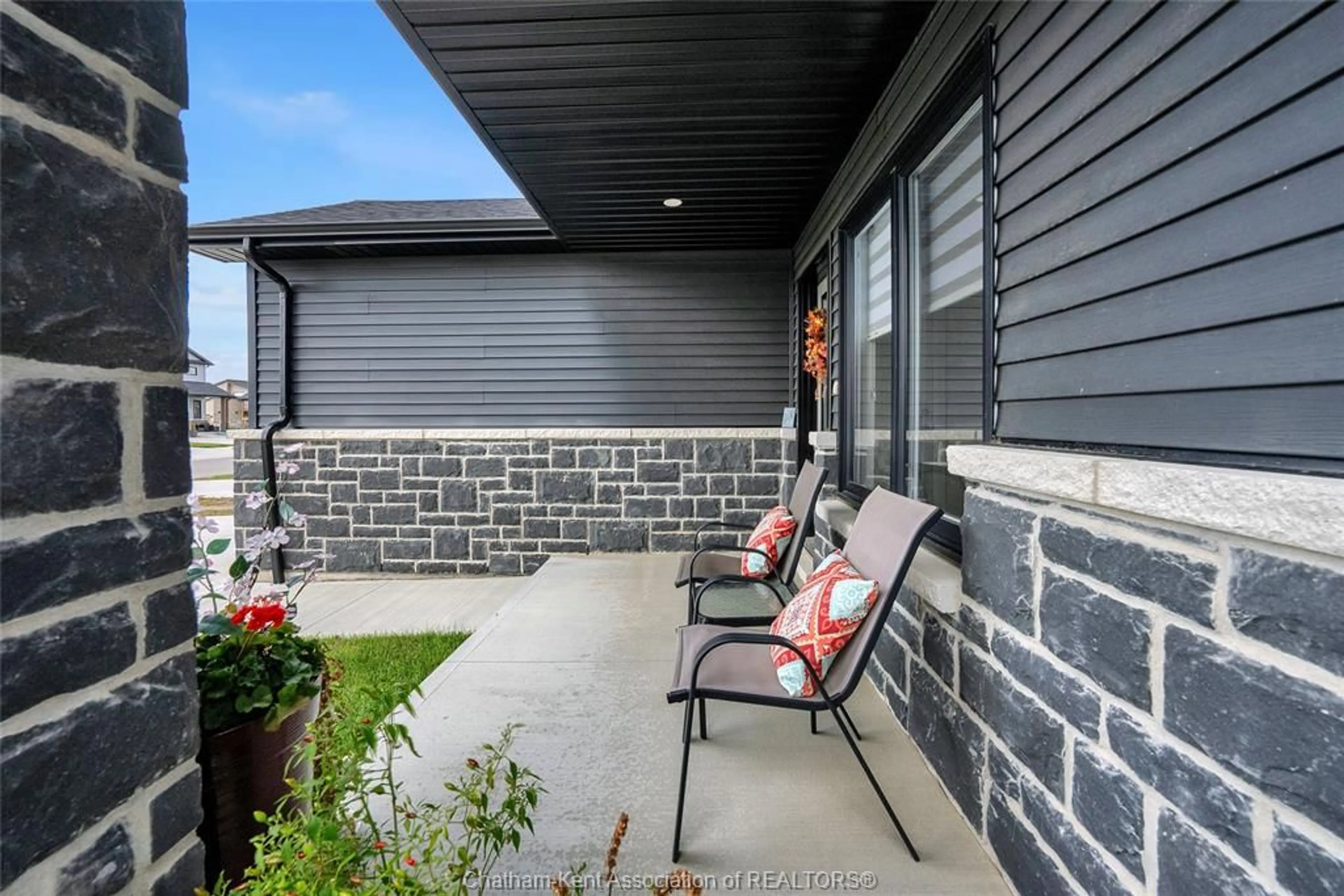 Patio, street for 139 IRONWOOD Trail, Chatham Ontario N7M 0T3