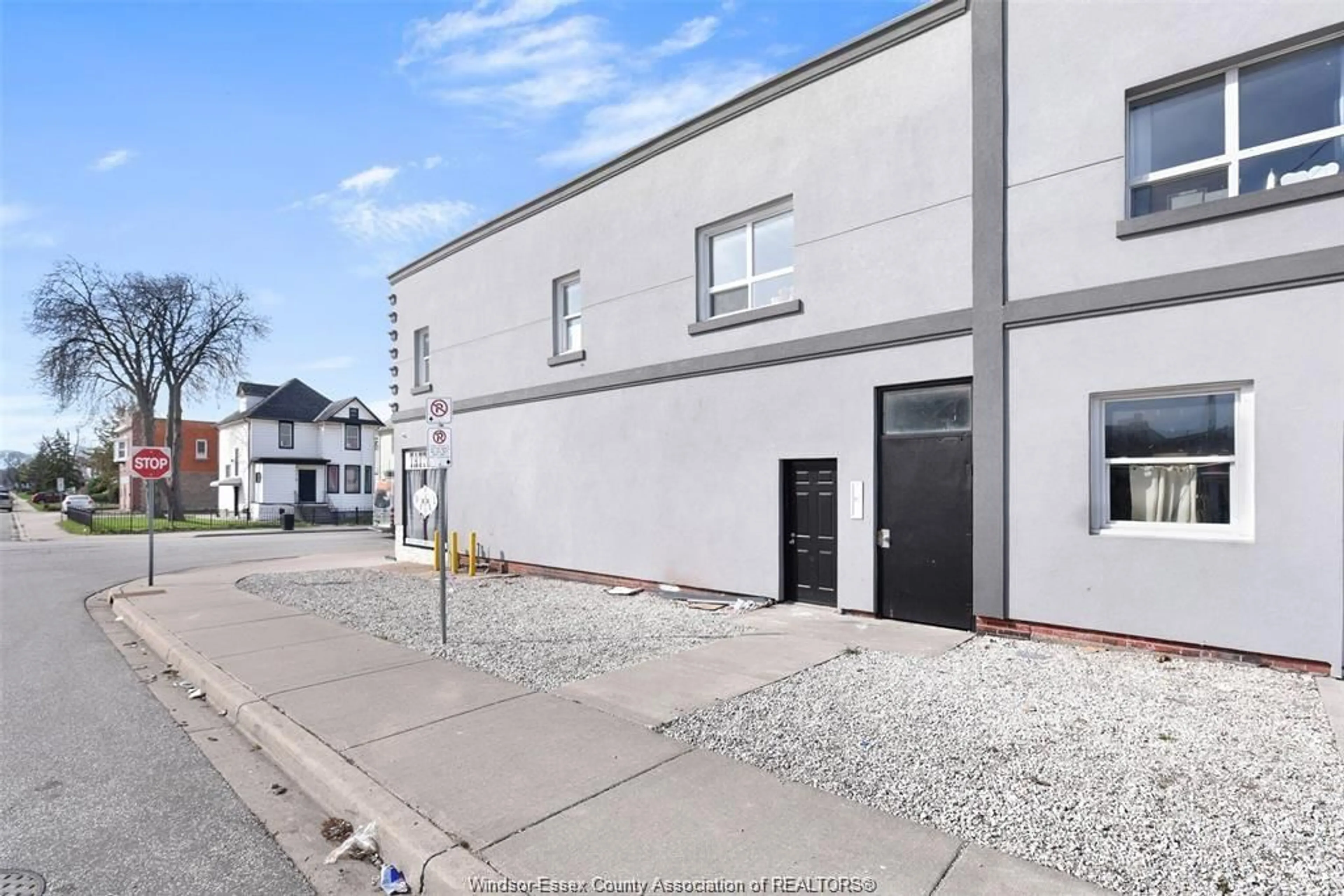 A pic from outside/outdoor area/front of a property/back of a property/a pic from drone, street for 581 PIERRE Ave #4, Windsor Ontario N9A 2K1