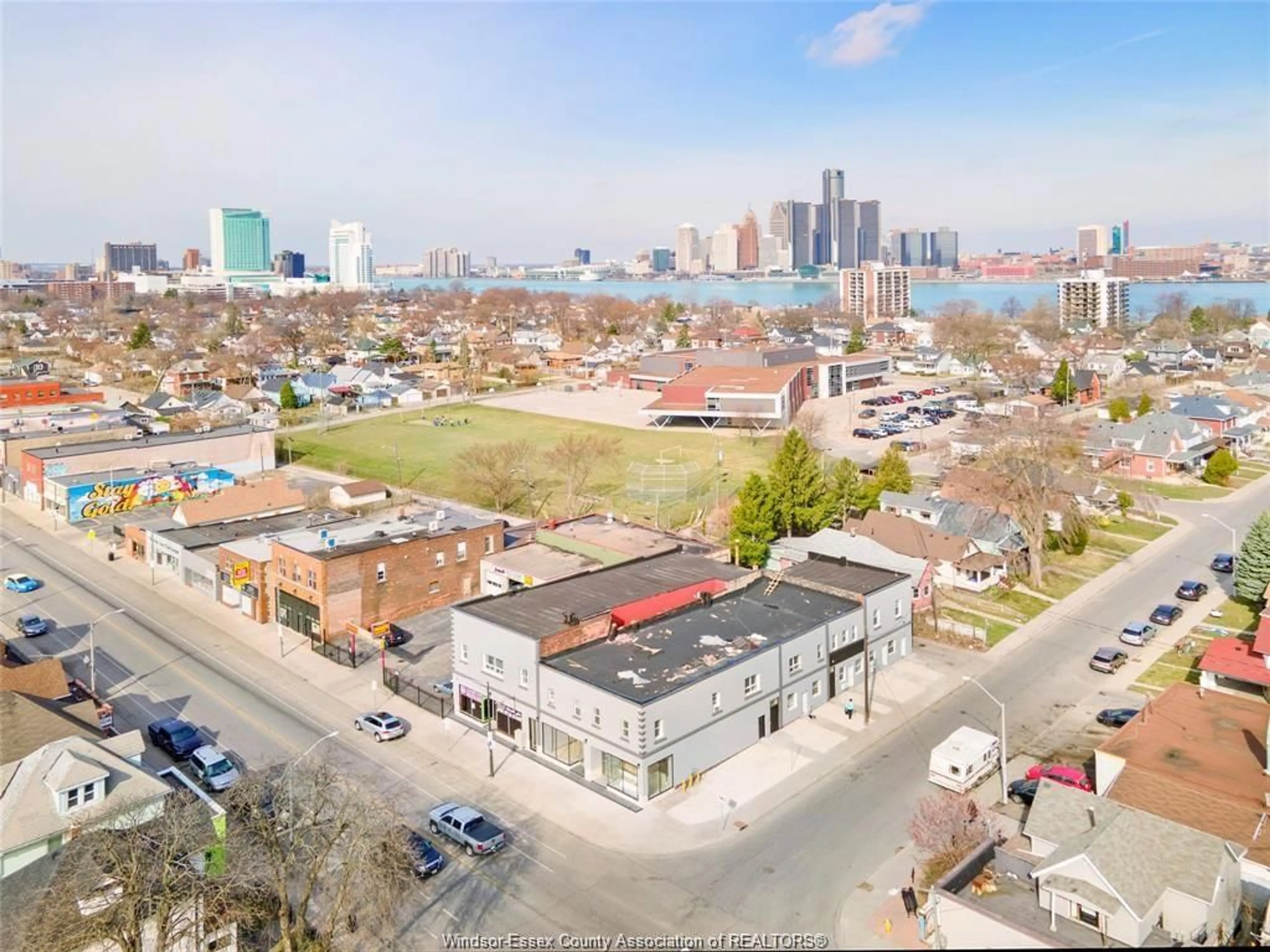 A pic from outside/outdoor area/front of a property/back of a property/a pic from drone, city buildings view from balcony for 581 PIERRE Ave #4, Windsor Ontario N9A 2K1