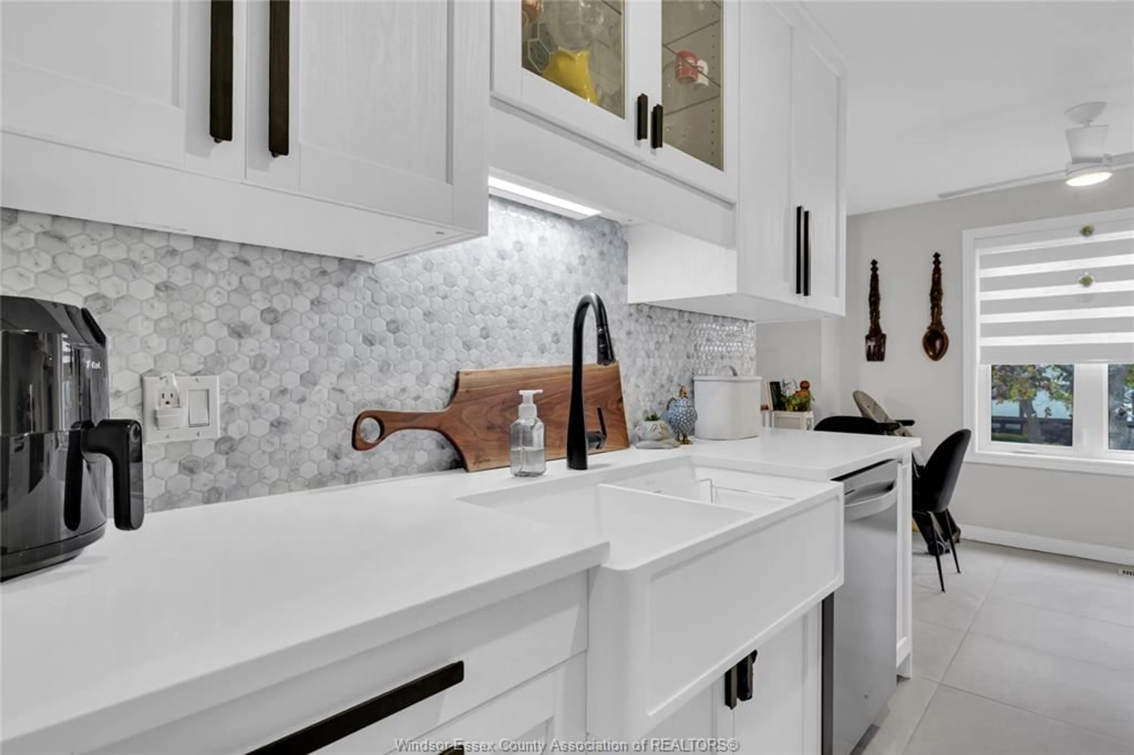 Contemporary kitchen, ceramic/tile floor for 209 Irwin #9, Essex Ontario N8M 2T5