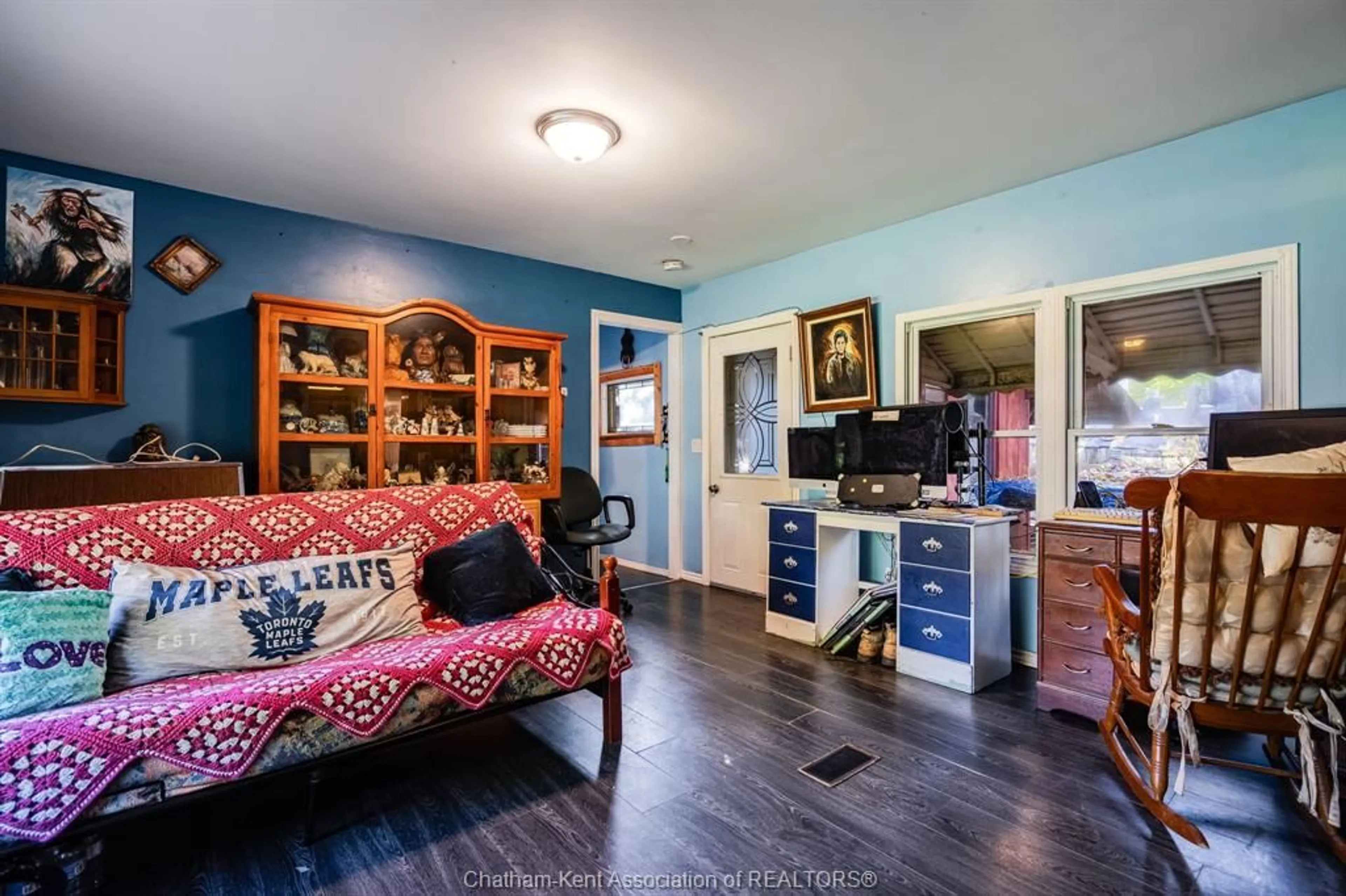 Living room with furniture, unknown for 29338 Jane Rd #52, Thamesville Ontario N0P 2K0