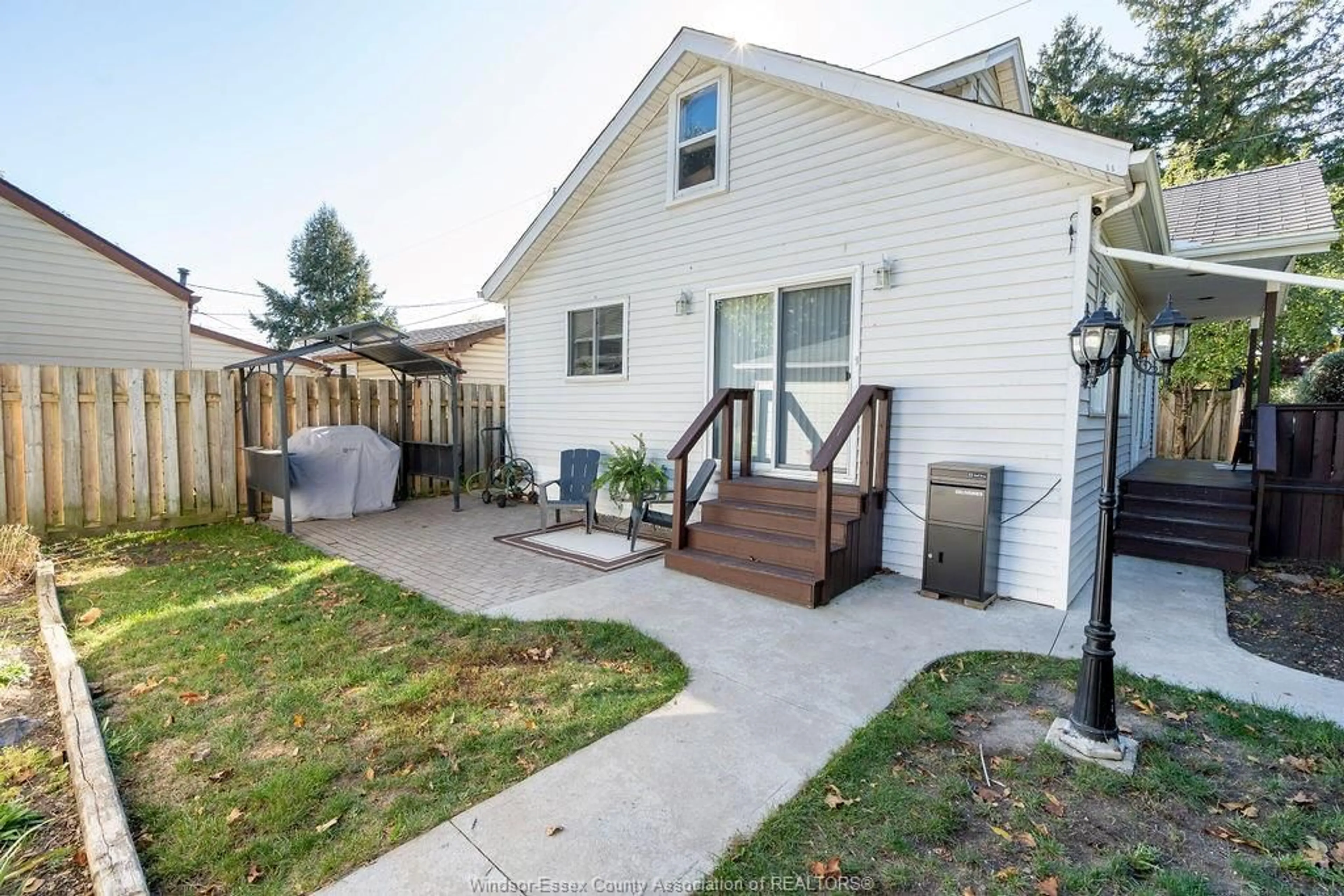 Unknown for 1701 Cadillac, Windsor Ontario N8Y 2V7