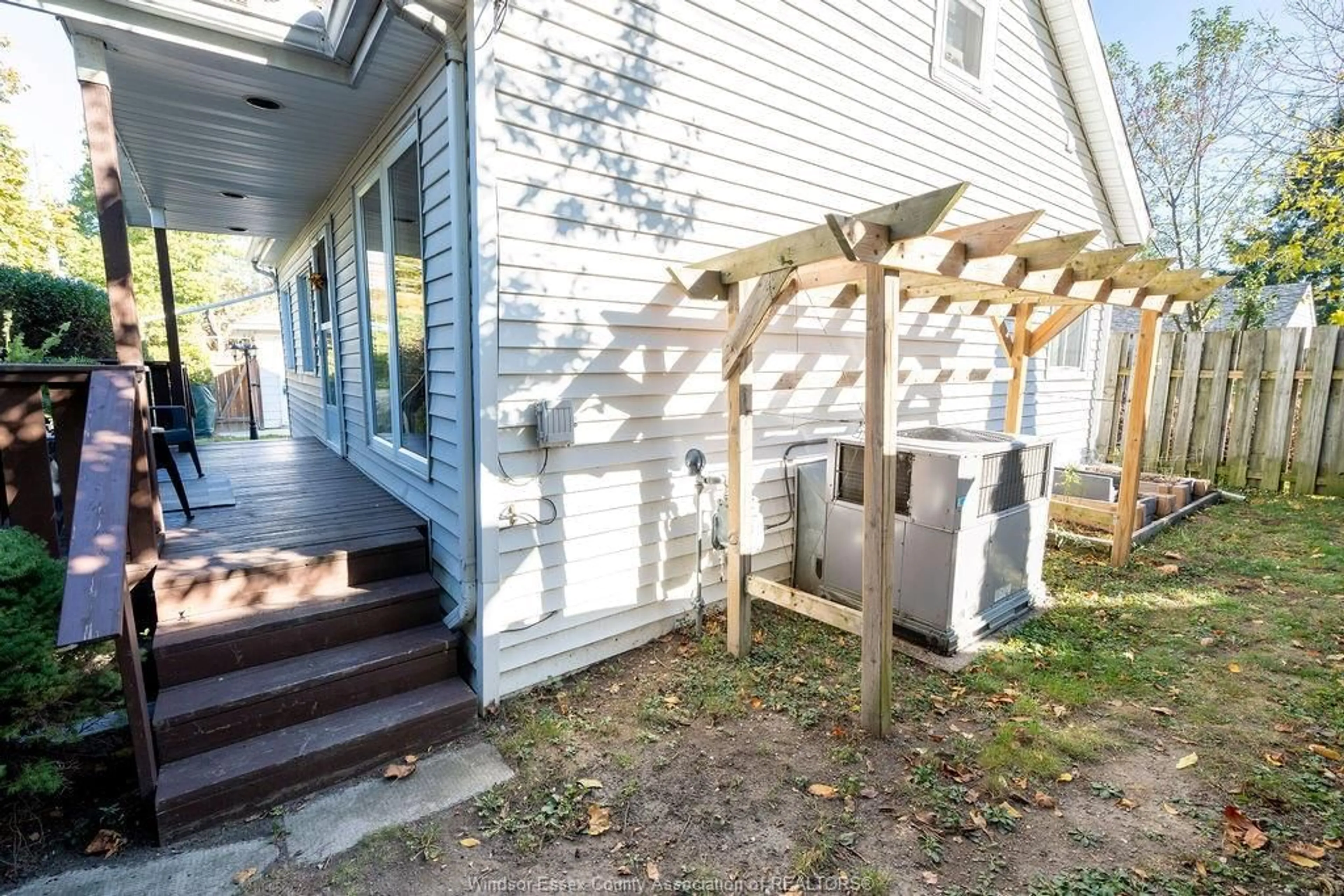 Patio, street for 1701 Cadillac, Windsor Ontario N8Y 2V7