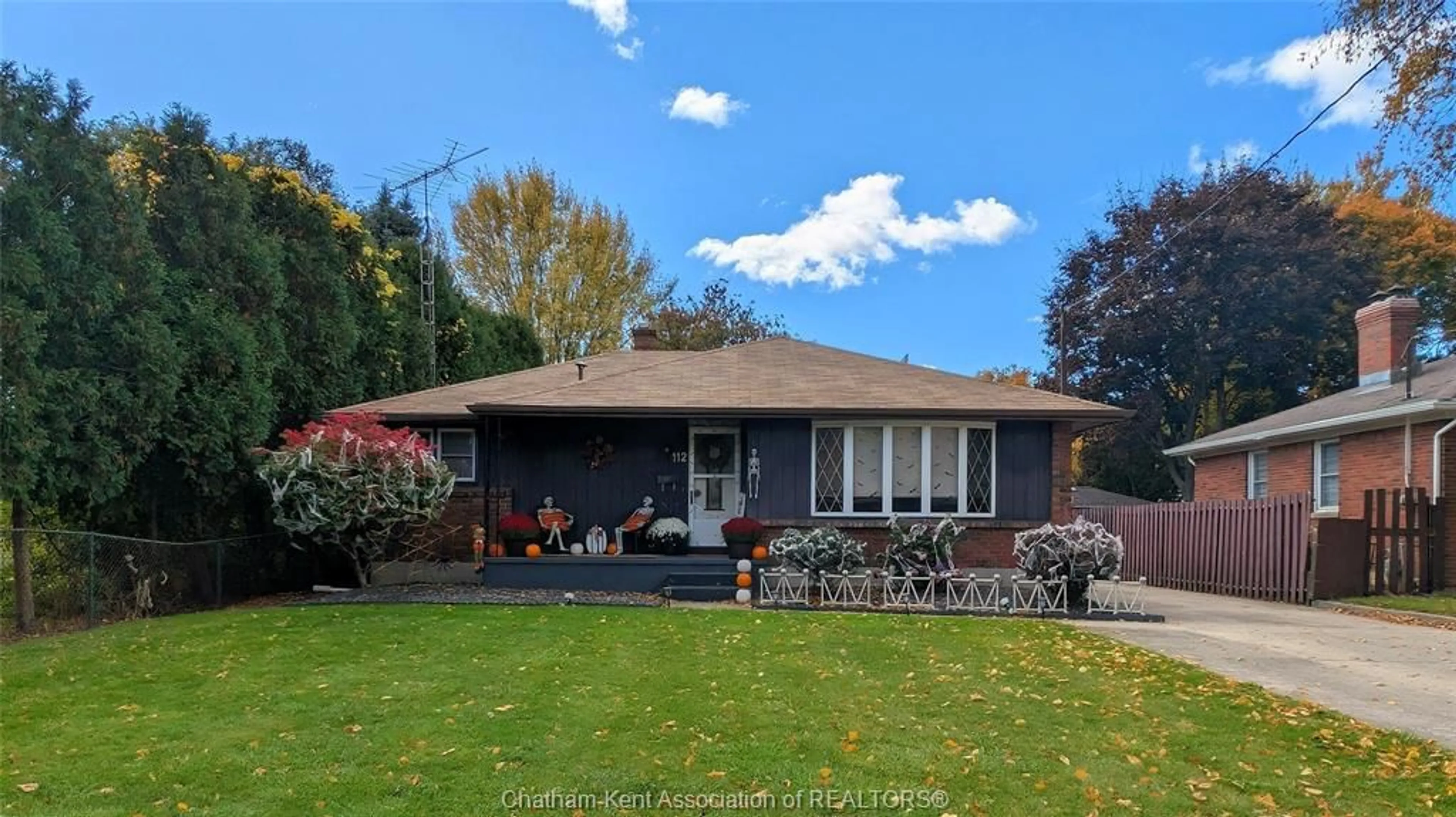 Unknown for 112 Churchill St, Chatham Ontario N7L 3T5