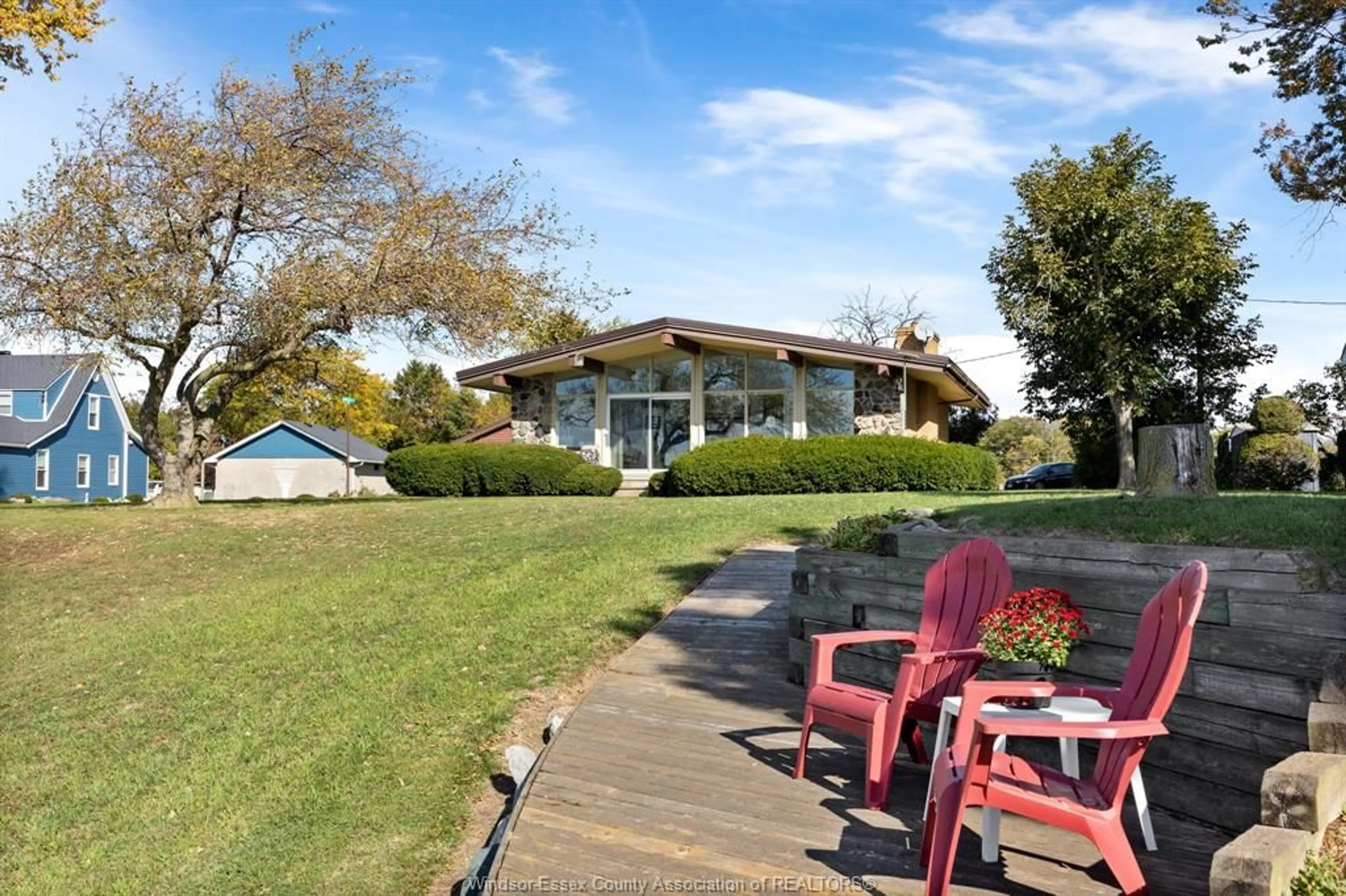 A pic from outside/outdoor area/front of a property/back of a property/a pic from drone, water/lake/river/ocean view for 191 COOK'S Rd, Colchester Ontario N0R 1G0