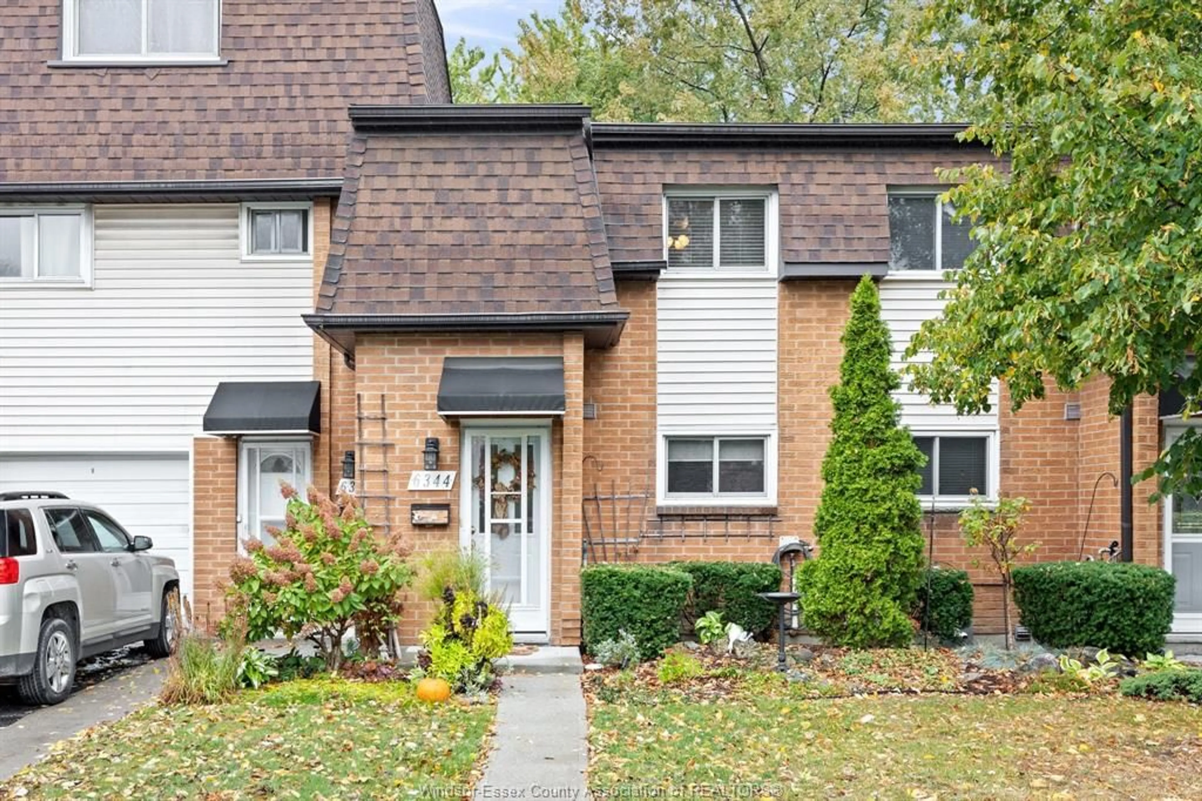 Home with brick exterior material, street for 6344 THORNBERRY, Windsor Ontario N8T 3A2