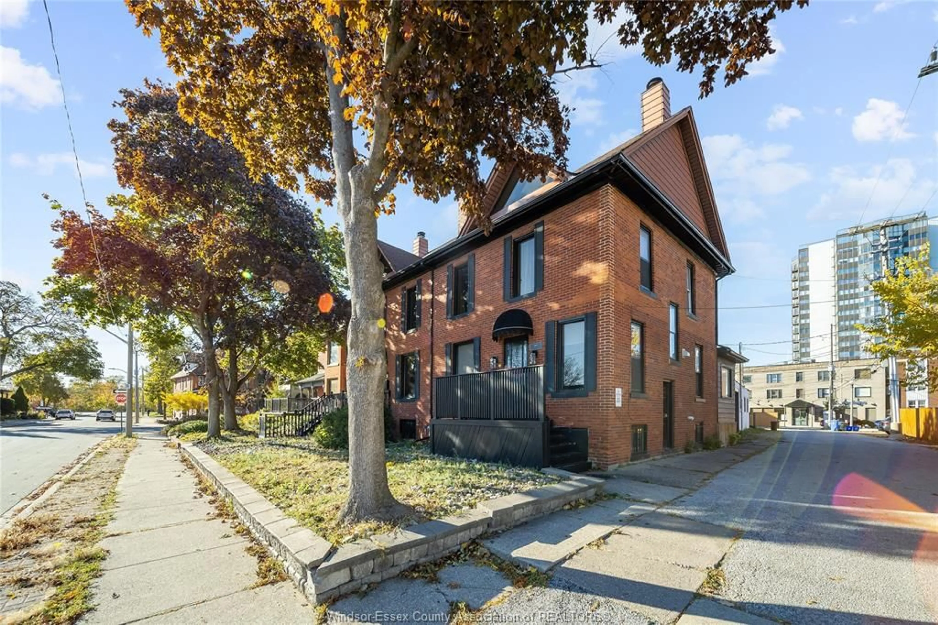 Home with brick exterior material, street for 560 CHATHAM St, Windsor Ontario N9A 5N2