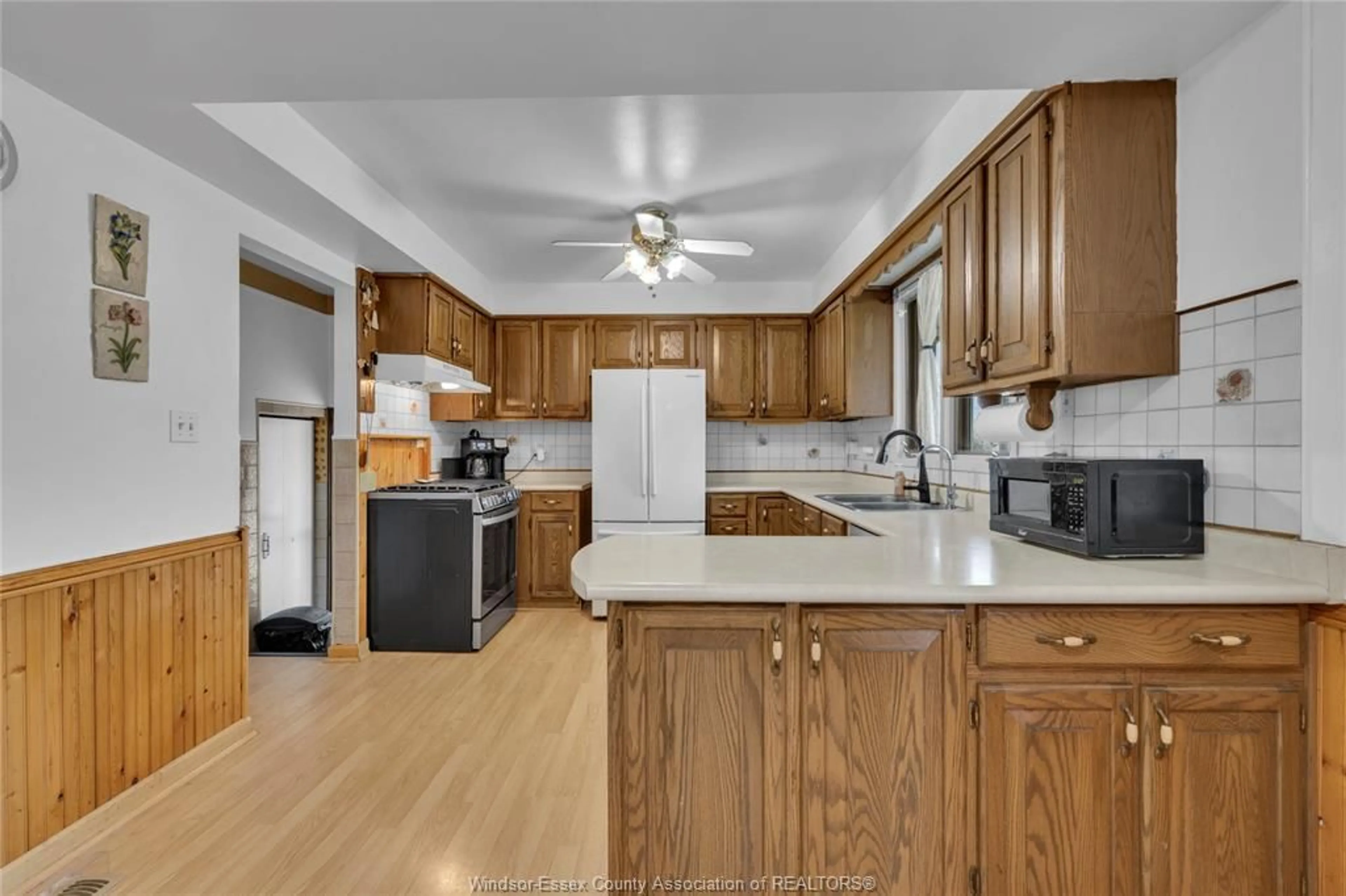 Open concept kitchen, unknown for 9484 WALKER, McGregor Ontario N0R 1J0