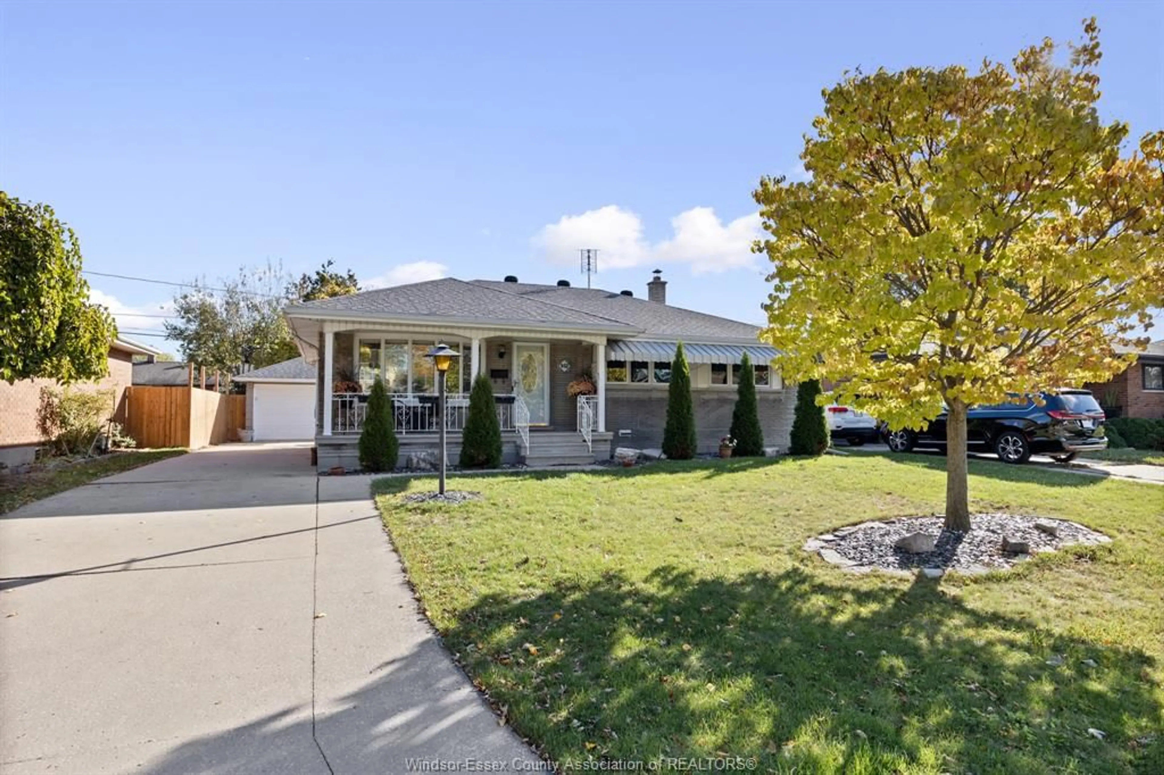 Unknown for 932 GREENDALE, Windsor Ontario N8S 4B3