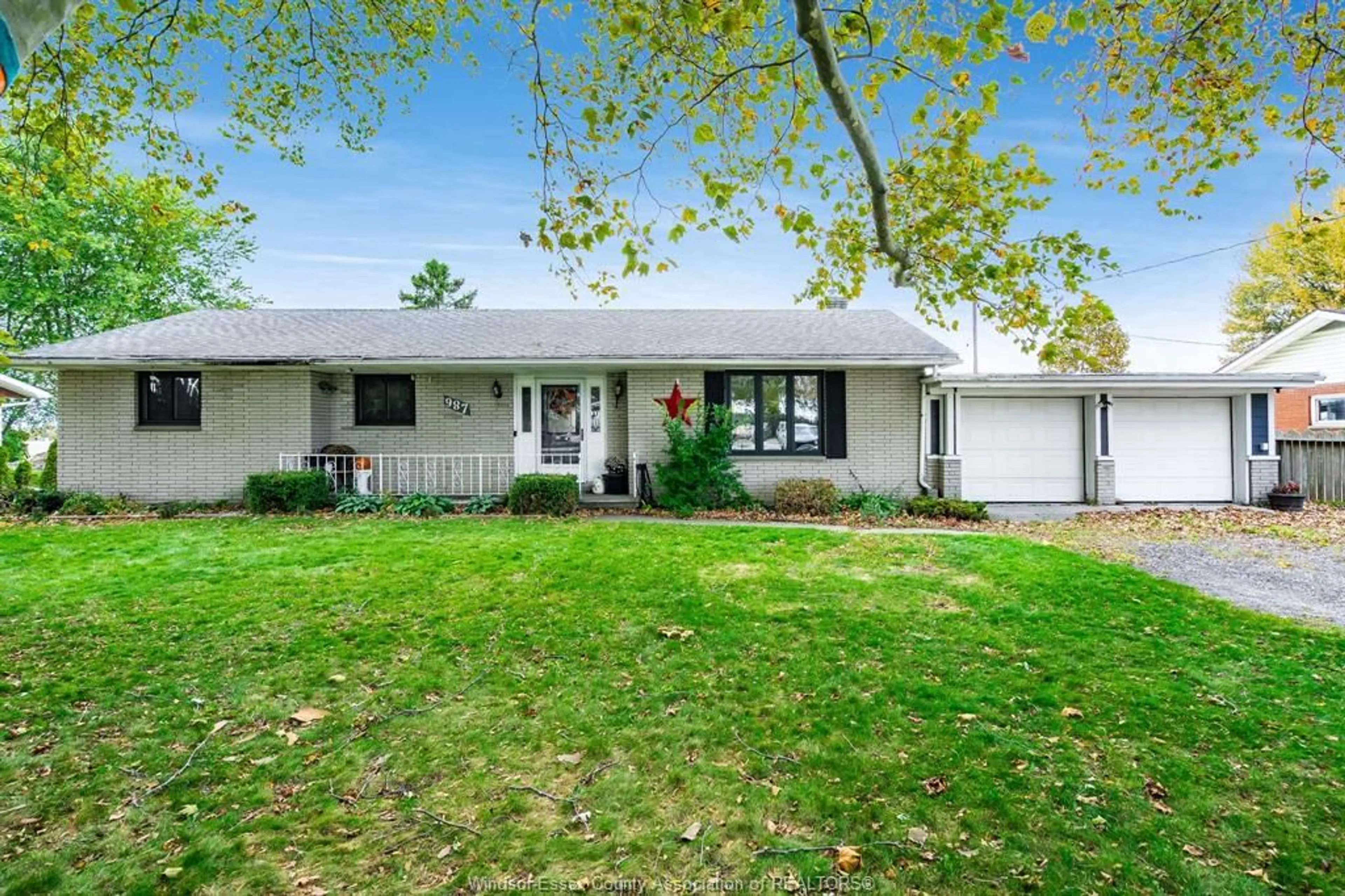 Home with vinyl exterior material, street for 987 Talbot Trail, Wheatley Ontario N0P 2P0